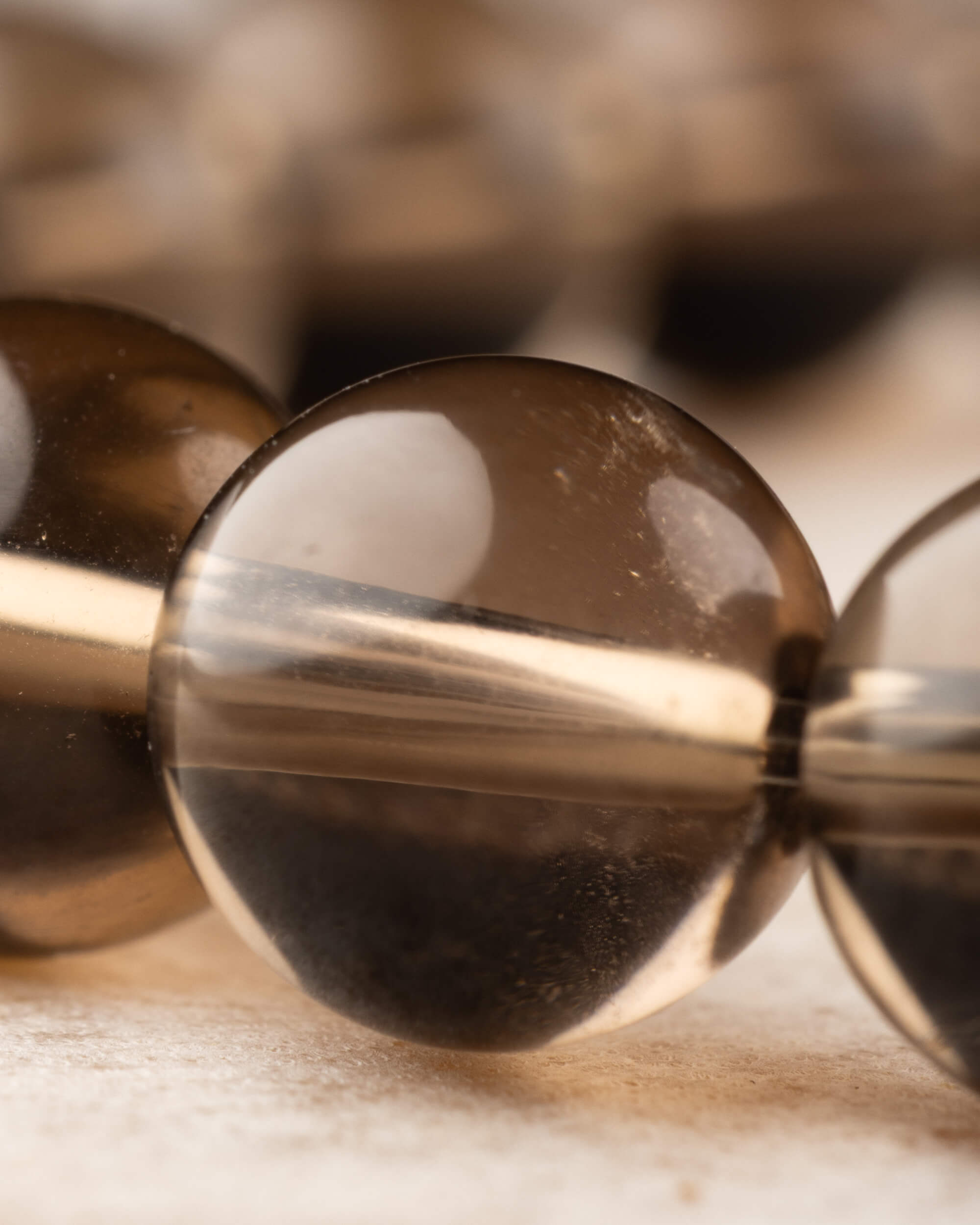 Pulsera de Cuarzo Ahumado 8 mm - Anclaje y Calma