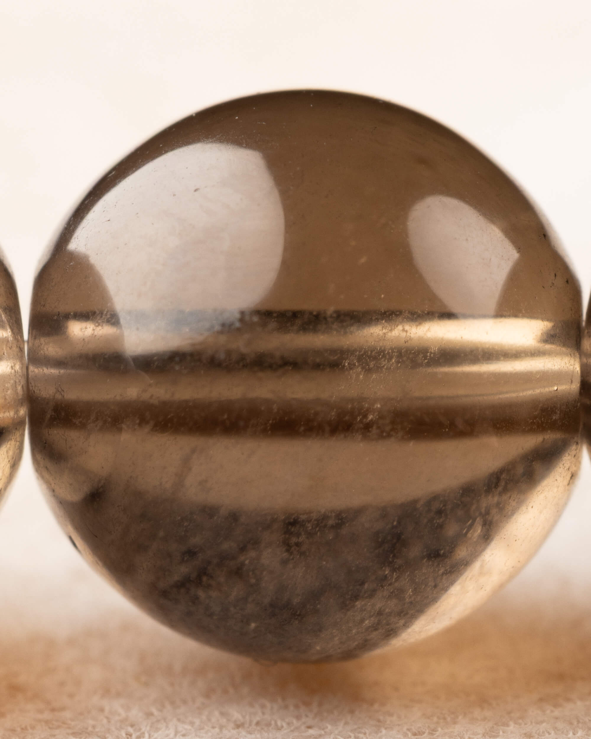 Pulsera de Cuarzo Ahumado 8 mm - Anclaje y Calma