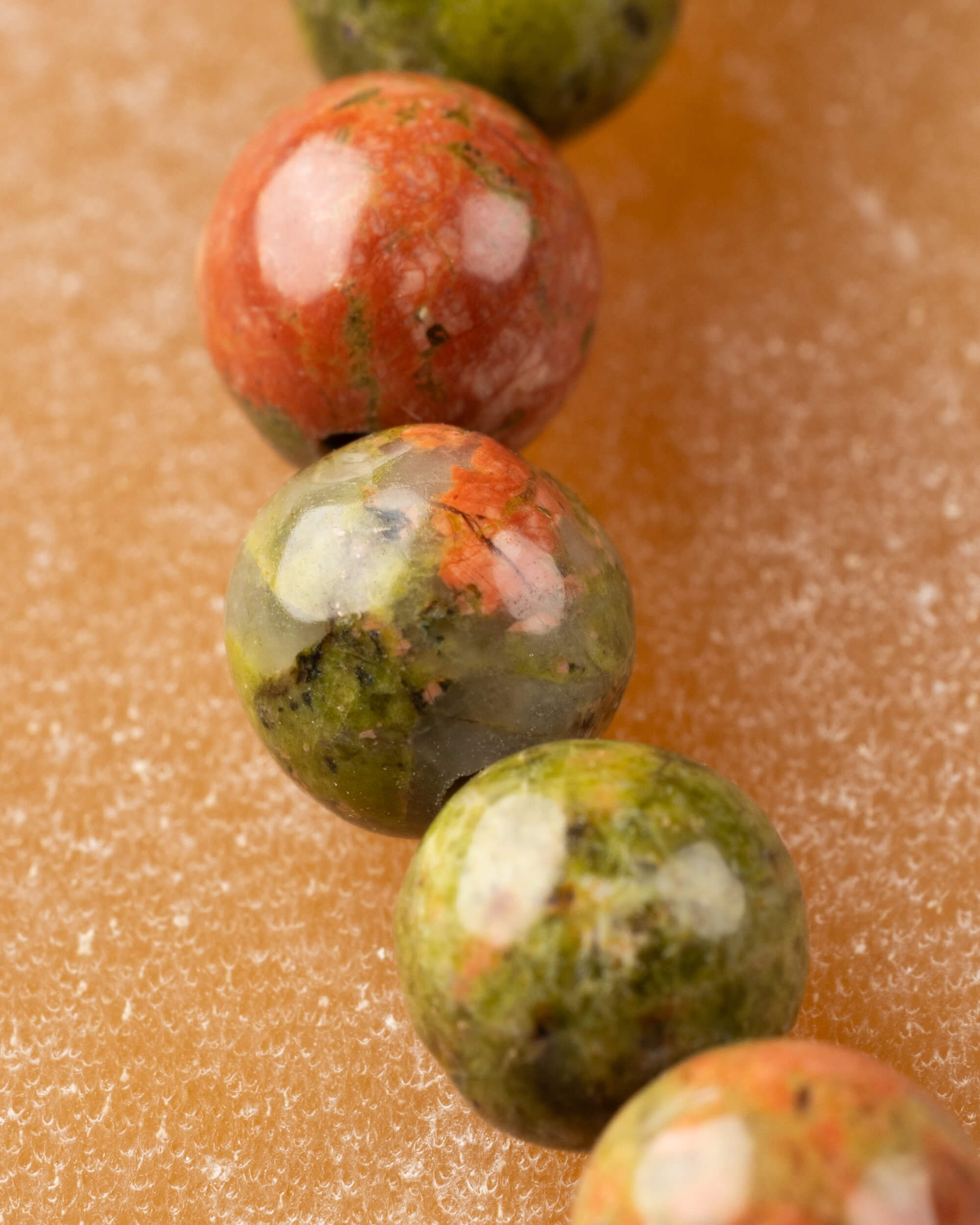 Pulsera de Jaspe Unakita 6 mm - Sentir y Dignidad