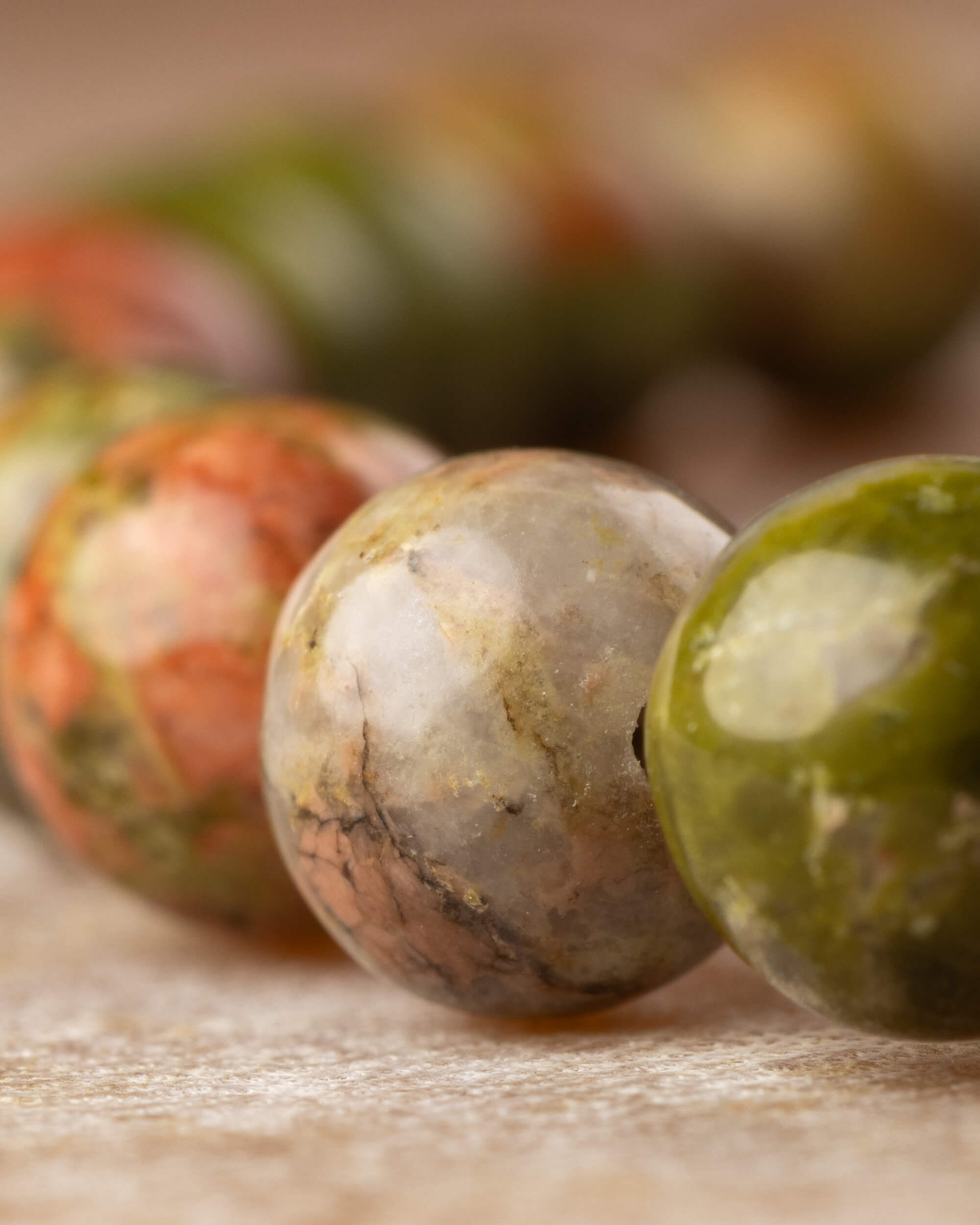 Pulsera de Jaspe Unakita 6 mm - Sentir y Dignidad