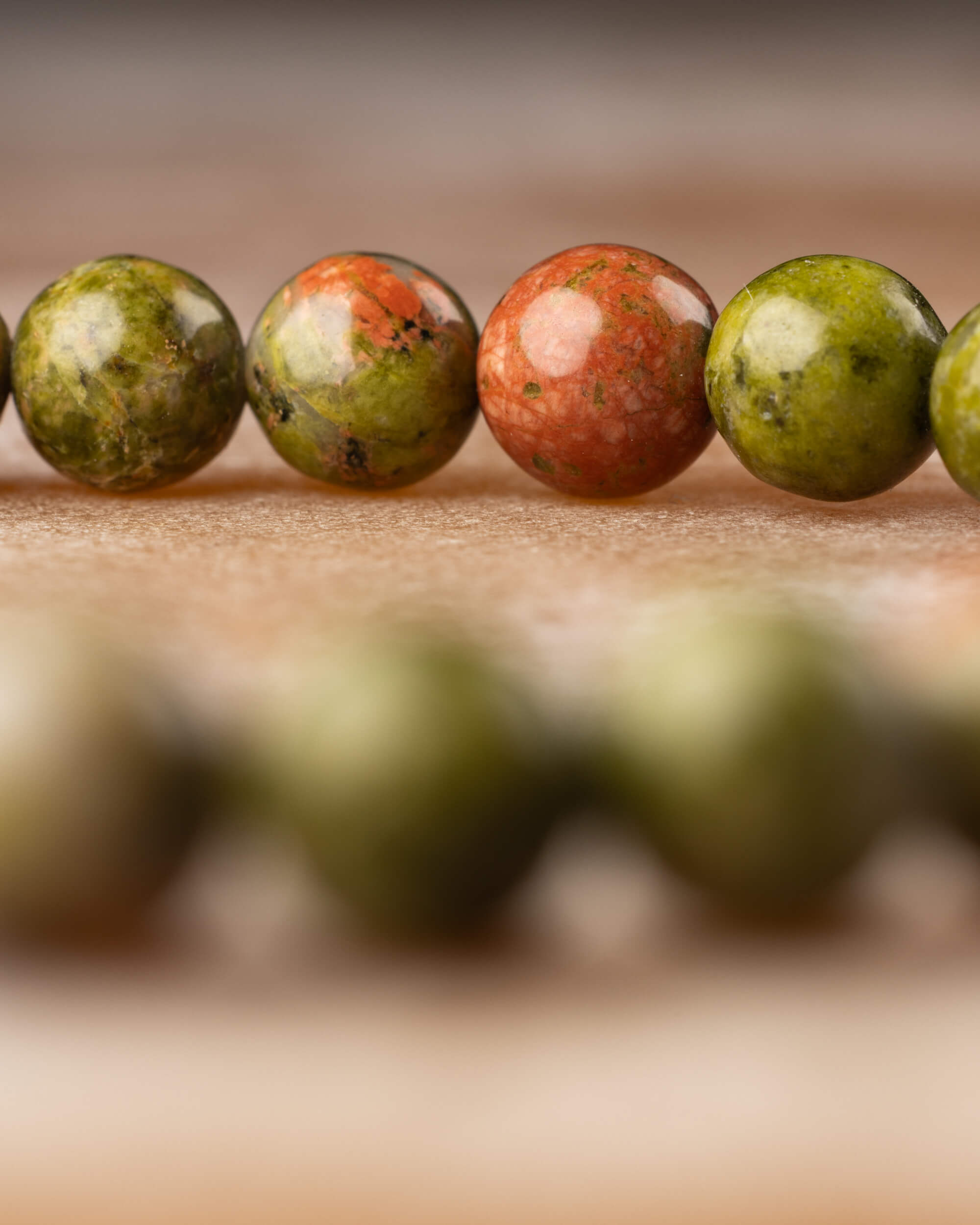 Pulsera de Jaspe Unakita 6 mm - Sentir y Dignidad