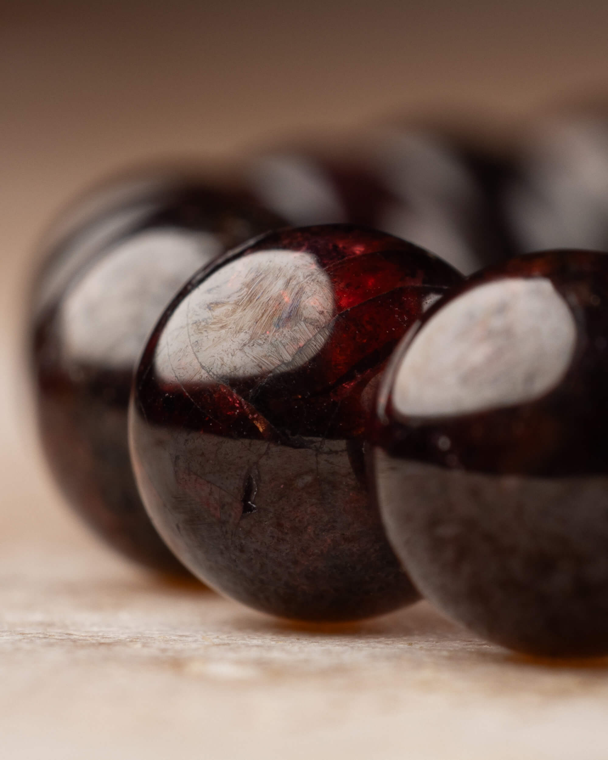 Pulsera de Granate Rojo (6 mm)