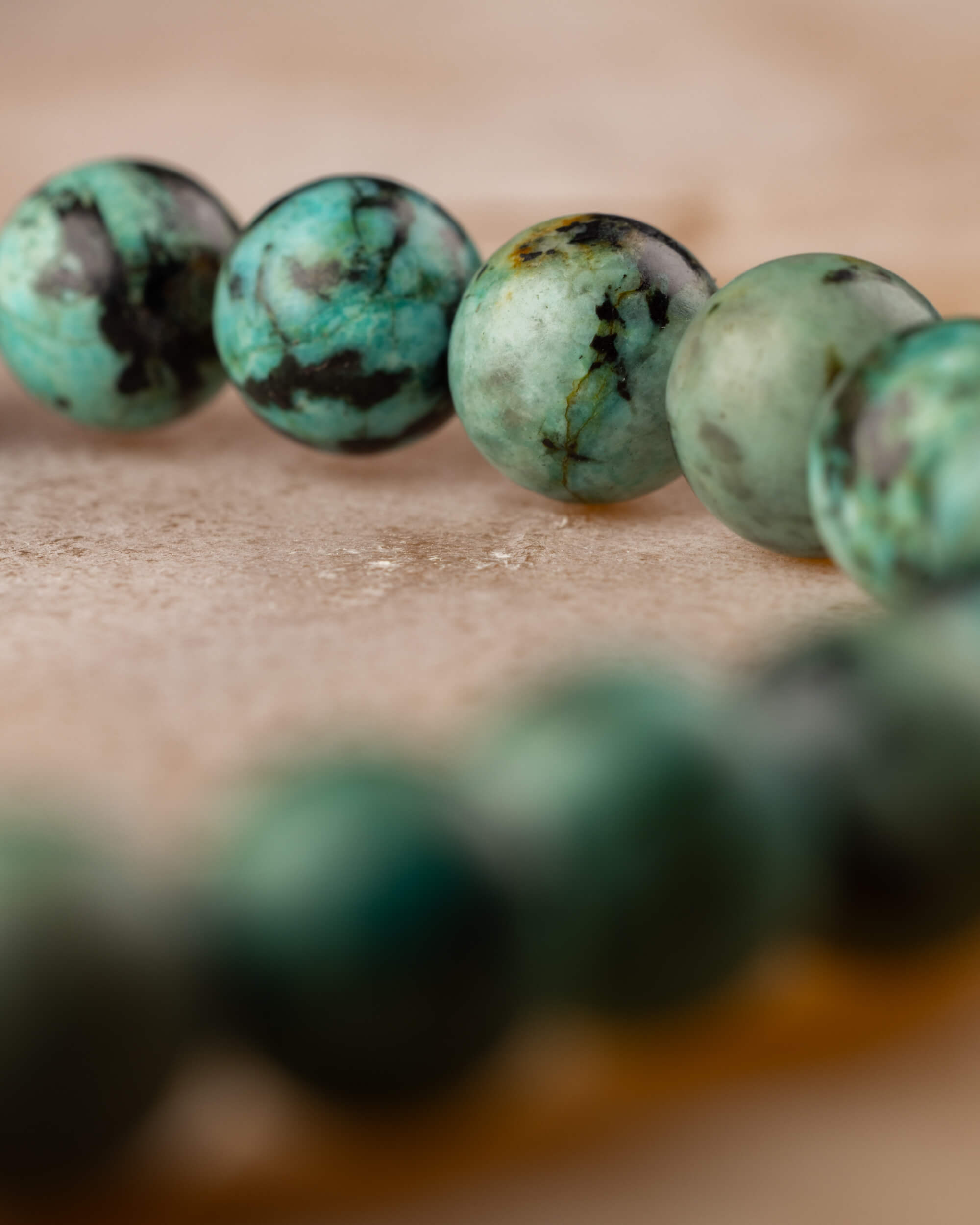 Pulsera de Turquesa Africana 6 mm - Evolución y Expresión Suave