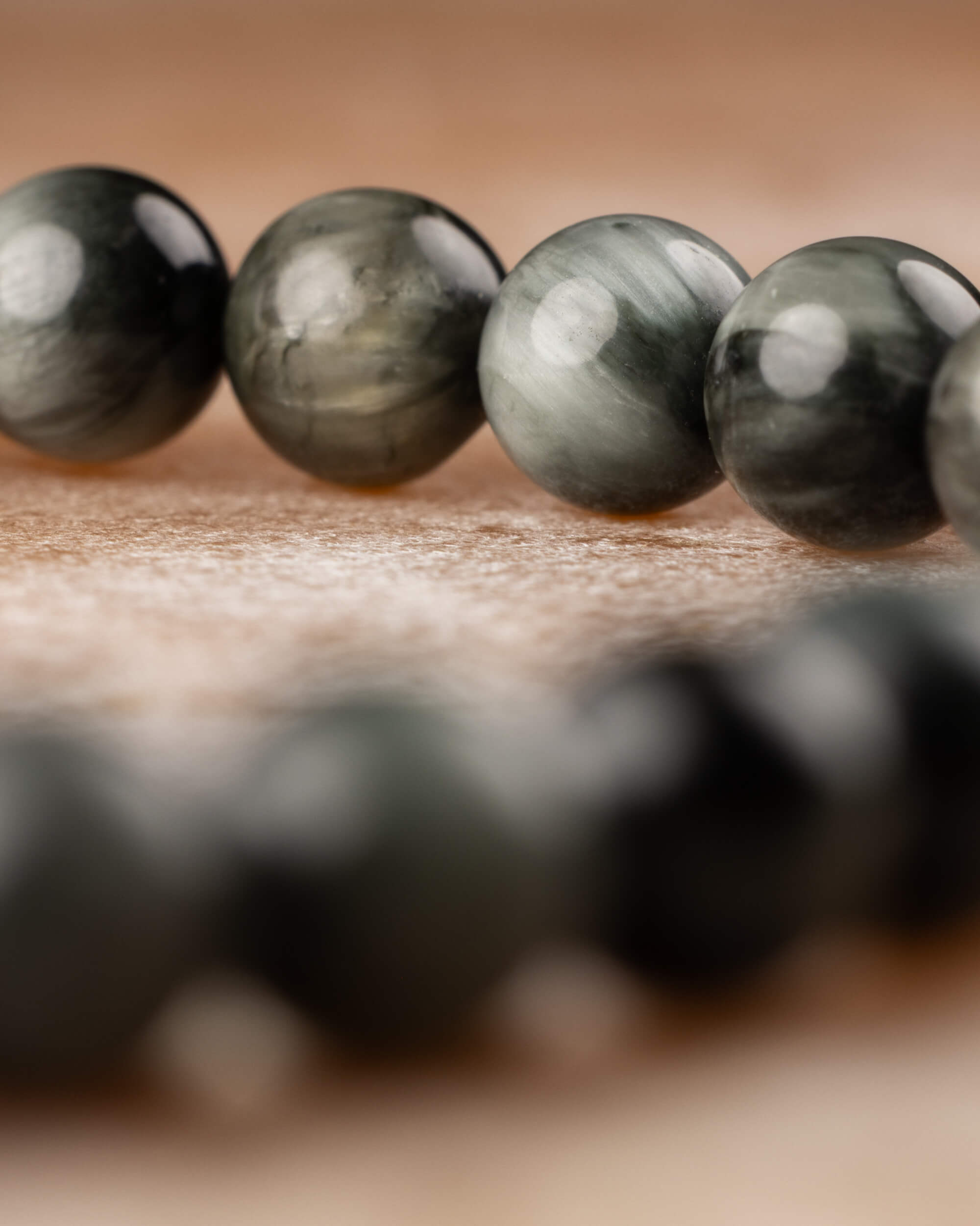 Pulsera de Ojo de Halcón 6 mm - Visión Amplia y Perspectiva