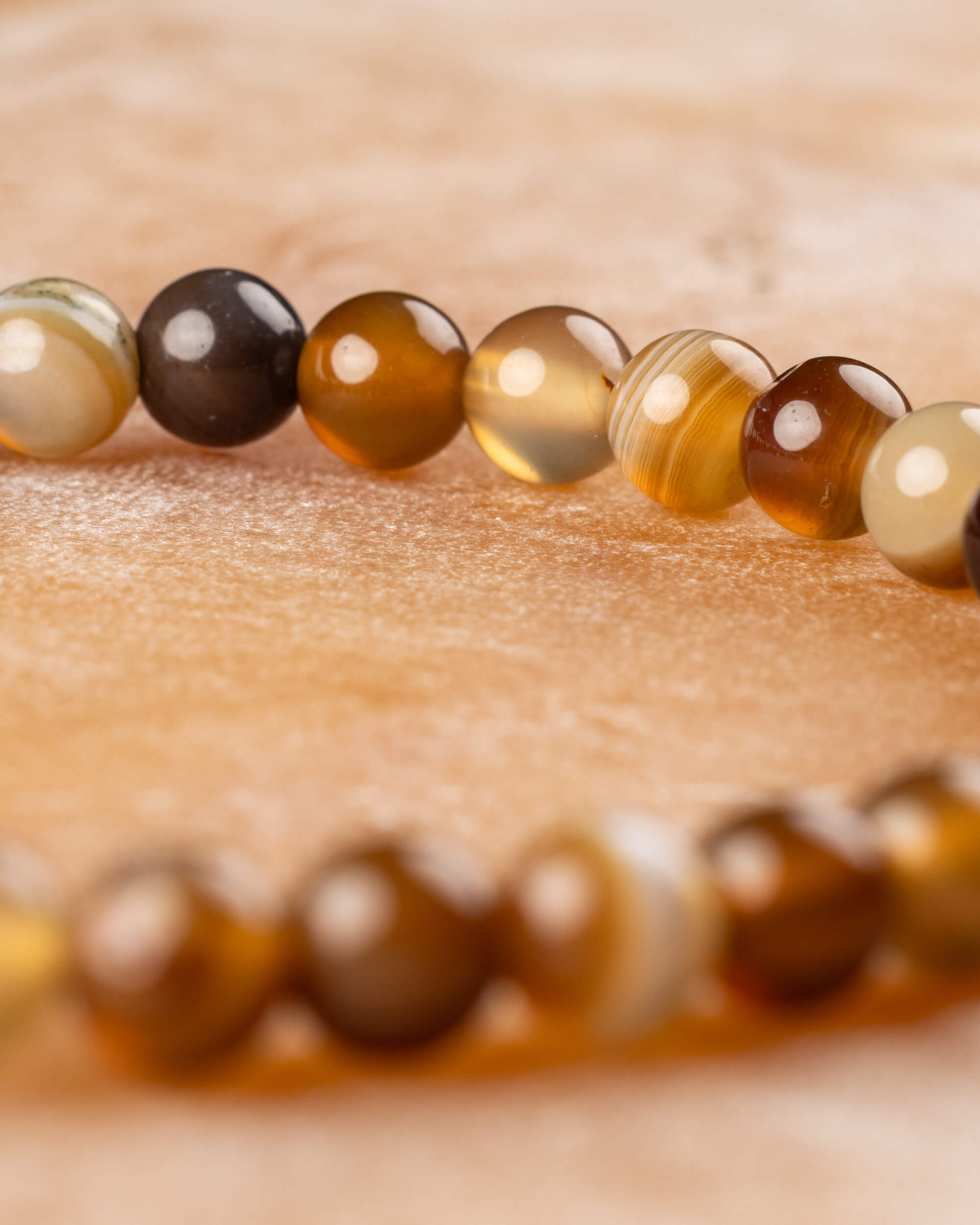 Pulsera de Ágata Café 6 mm - Estabilidad y Arraigo Sutil