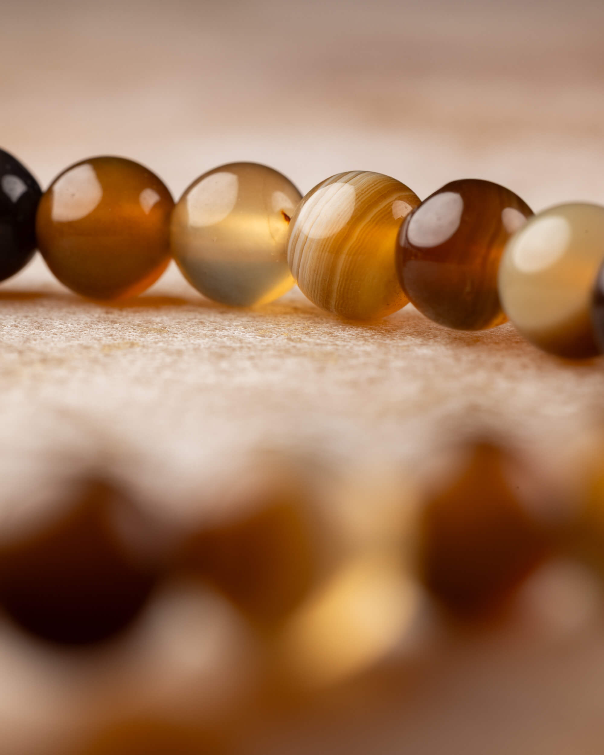 Pulsera de Ágata Café 6 mm - Estabilidad y Arraigo Sutil