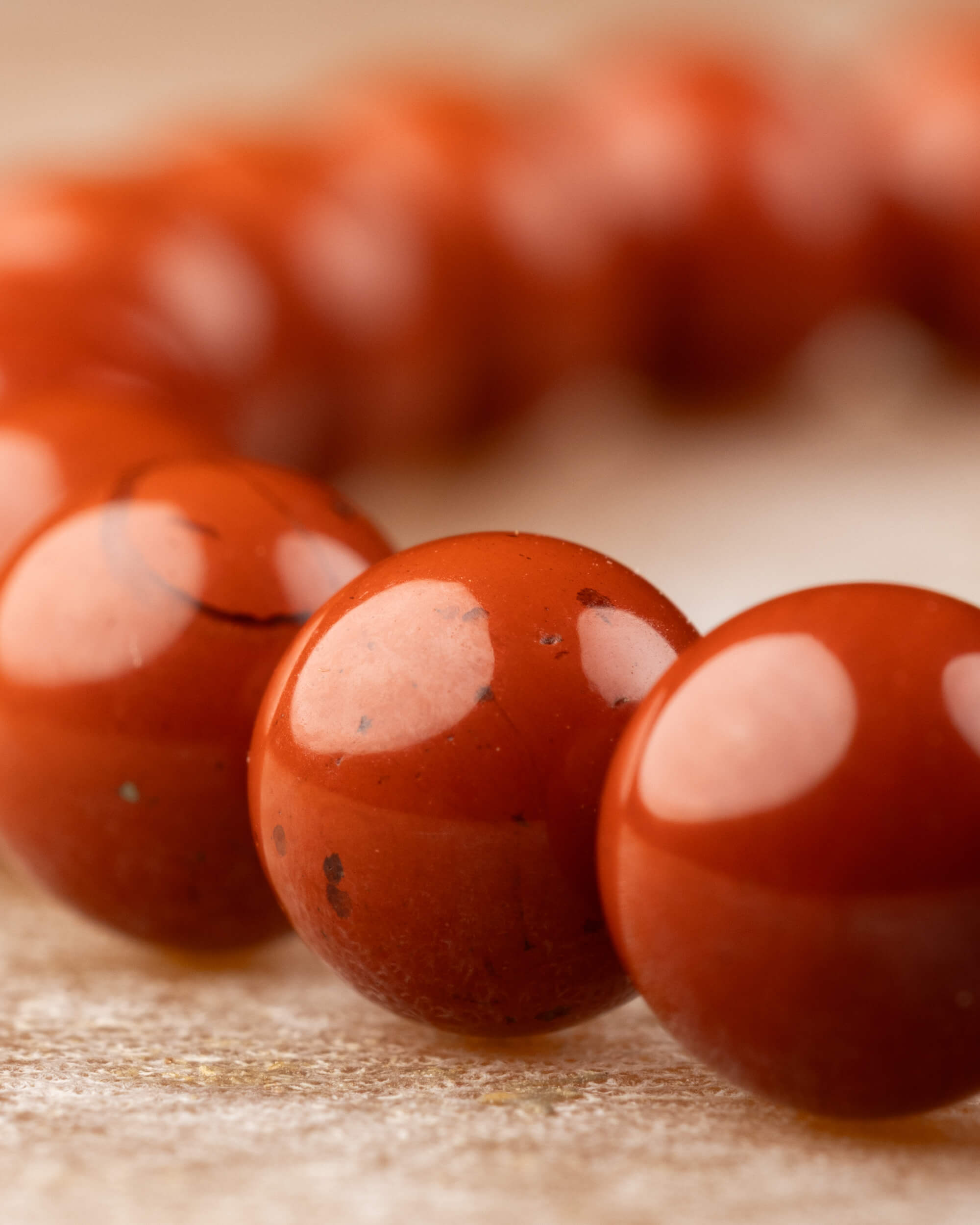 Pulsera de Jaspe Rojo 6 mm - Presencia y Vitalidad