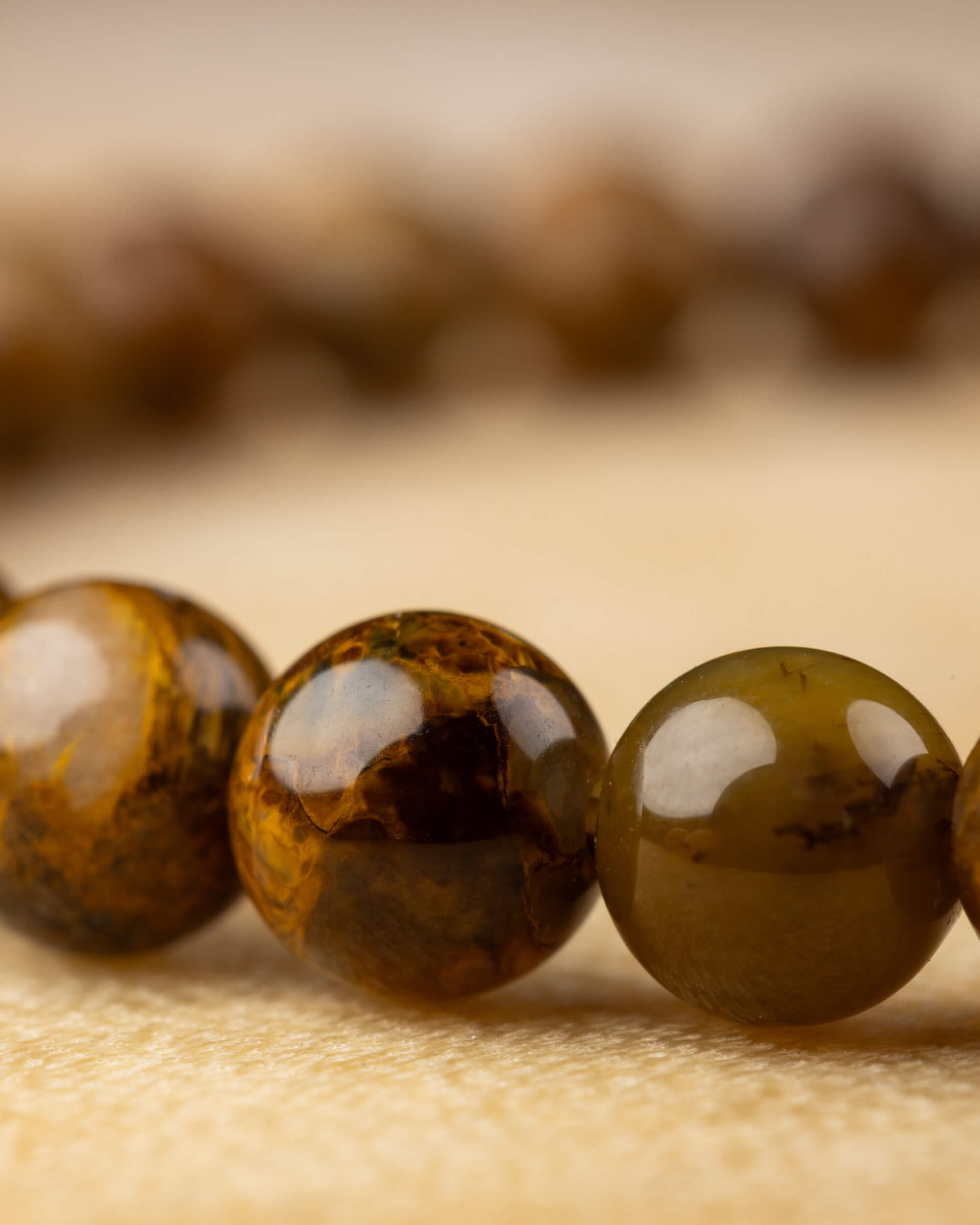 Pulsera de Pietersita Amarilla 6 mm - Claridad y Poder Personal