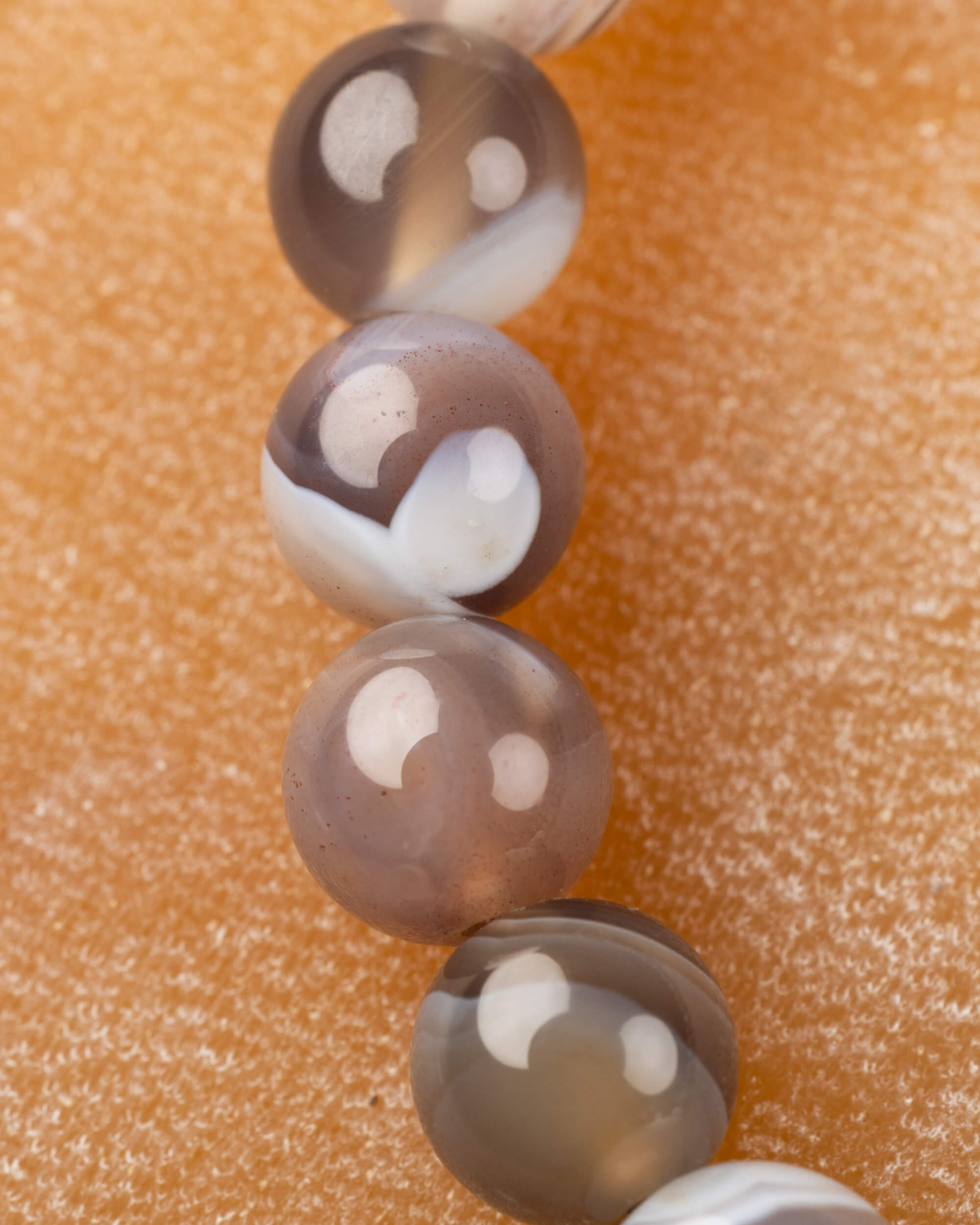 Pulsera de Ágata Botsuana 6 mm - Consuelo Sutil y Serenidad