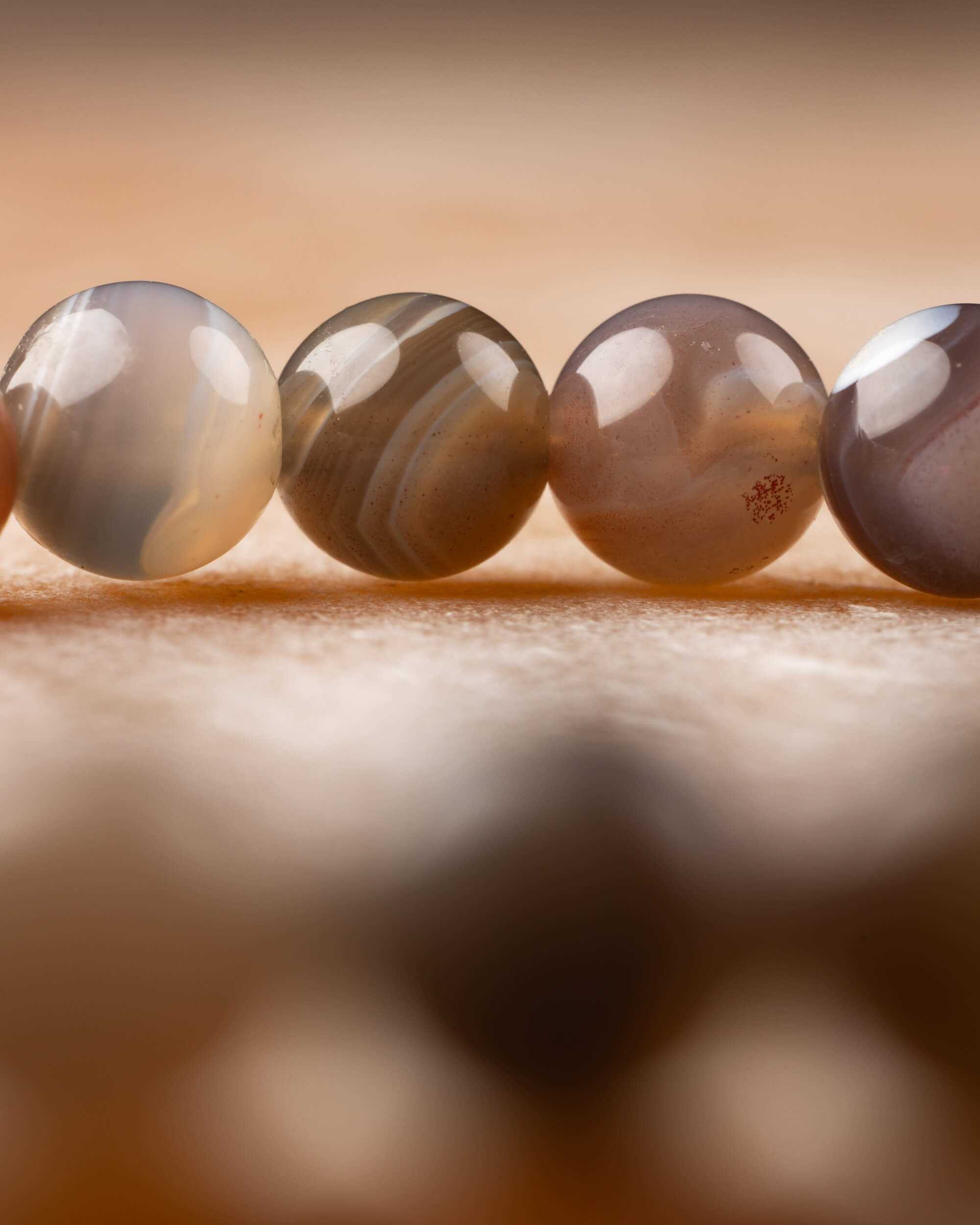 Pulsera de Ágata Botsuana 6 mm - Consuelo Sutil y Serenidad