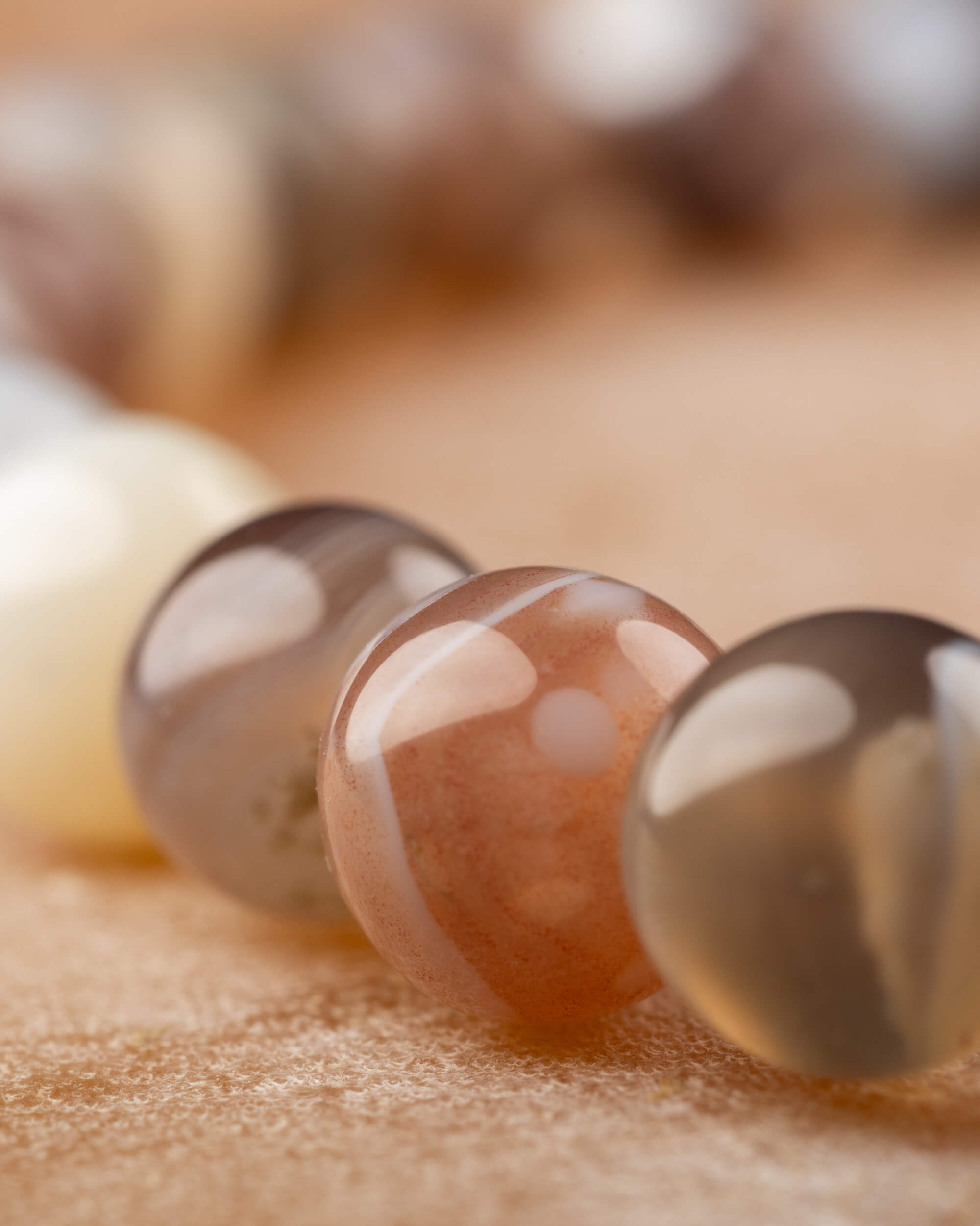 Pulsera de Ágata Botsuana 6 mm - Consuelo Sutil y Serenidad