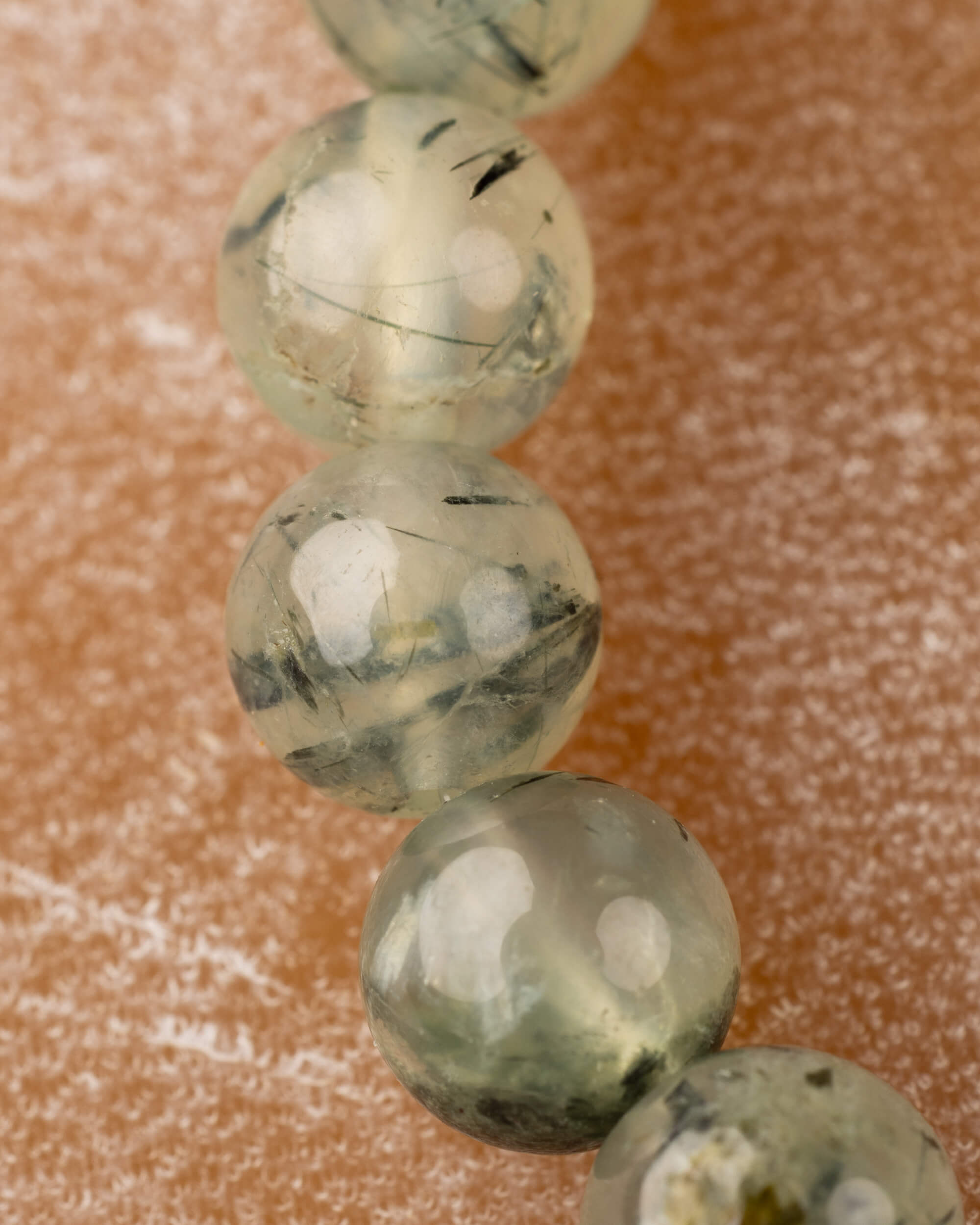 Pulsera de Prehnita 6 mm - Sanación y Corazón Suave