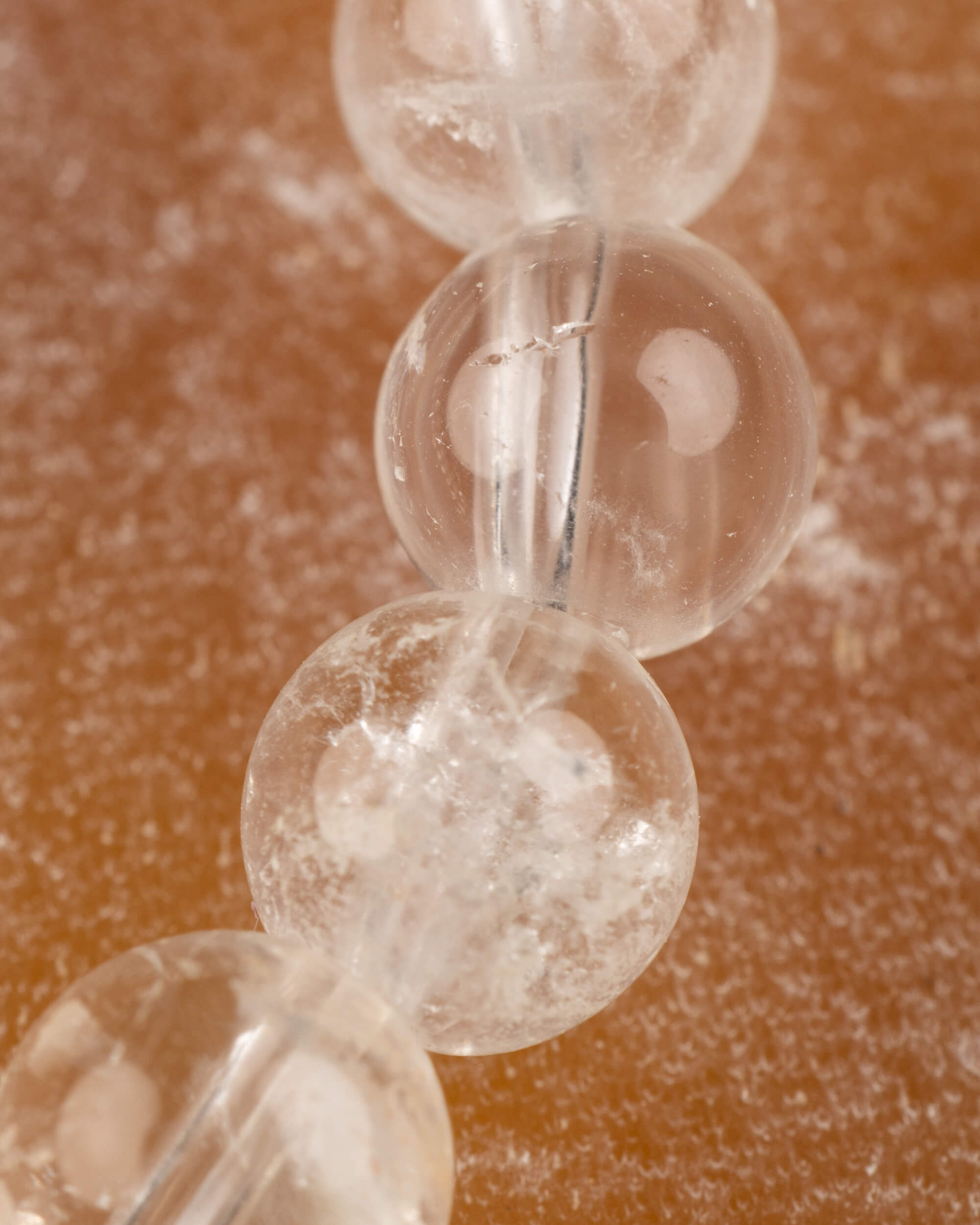 Pulsera de Cuarzo Transparente 6 mm - Luz Clara y Pureza