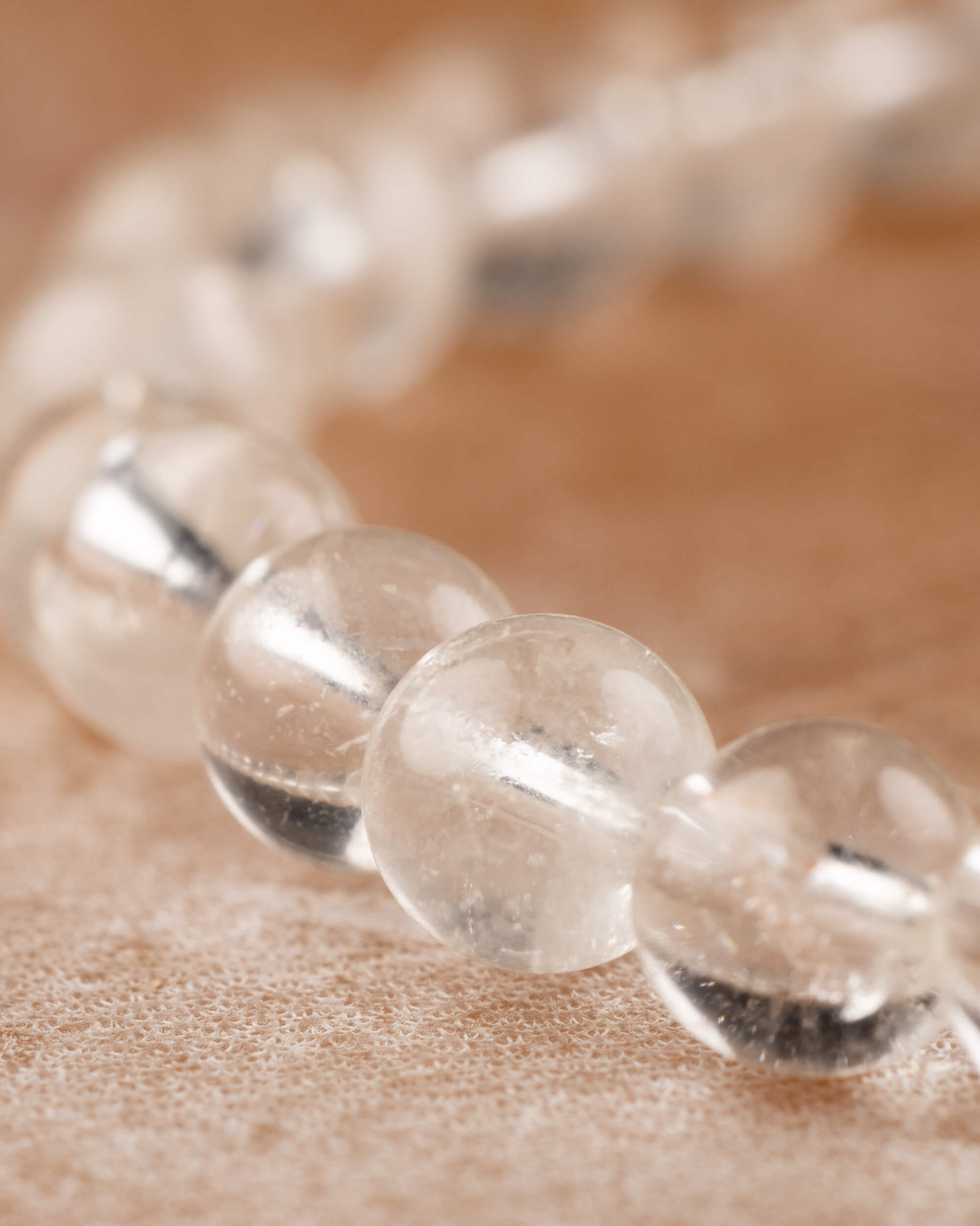 Pulsera de Cuarzo Transparente 6 mm - Luz Clara y Pureza