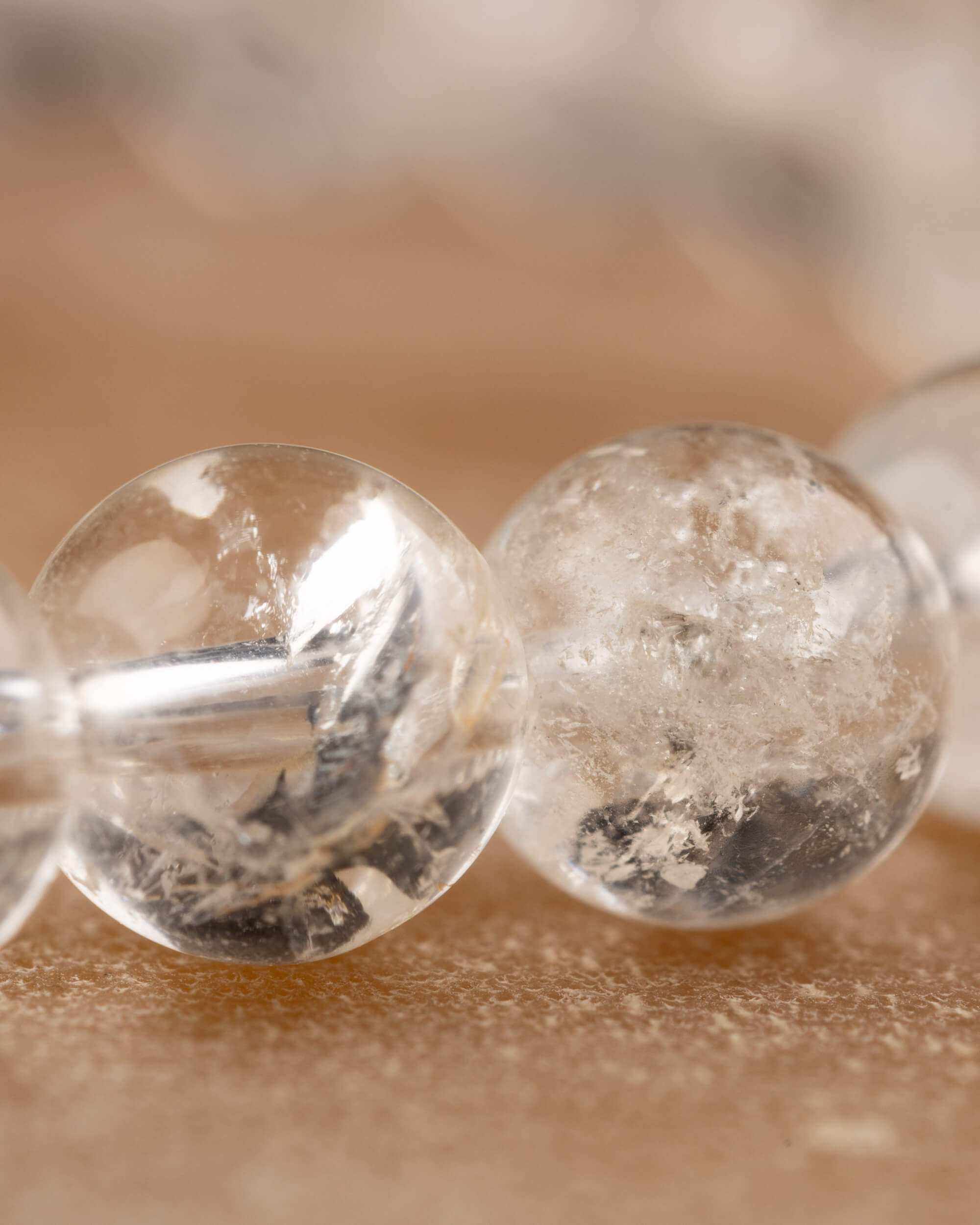 Pulsera de Cuarzo Transparente 6 mm - Luz Clara y Pureza