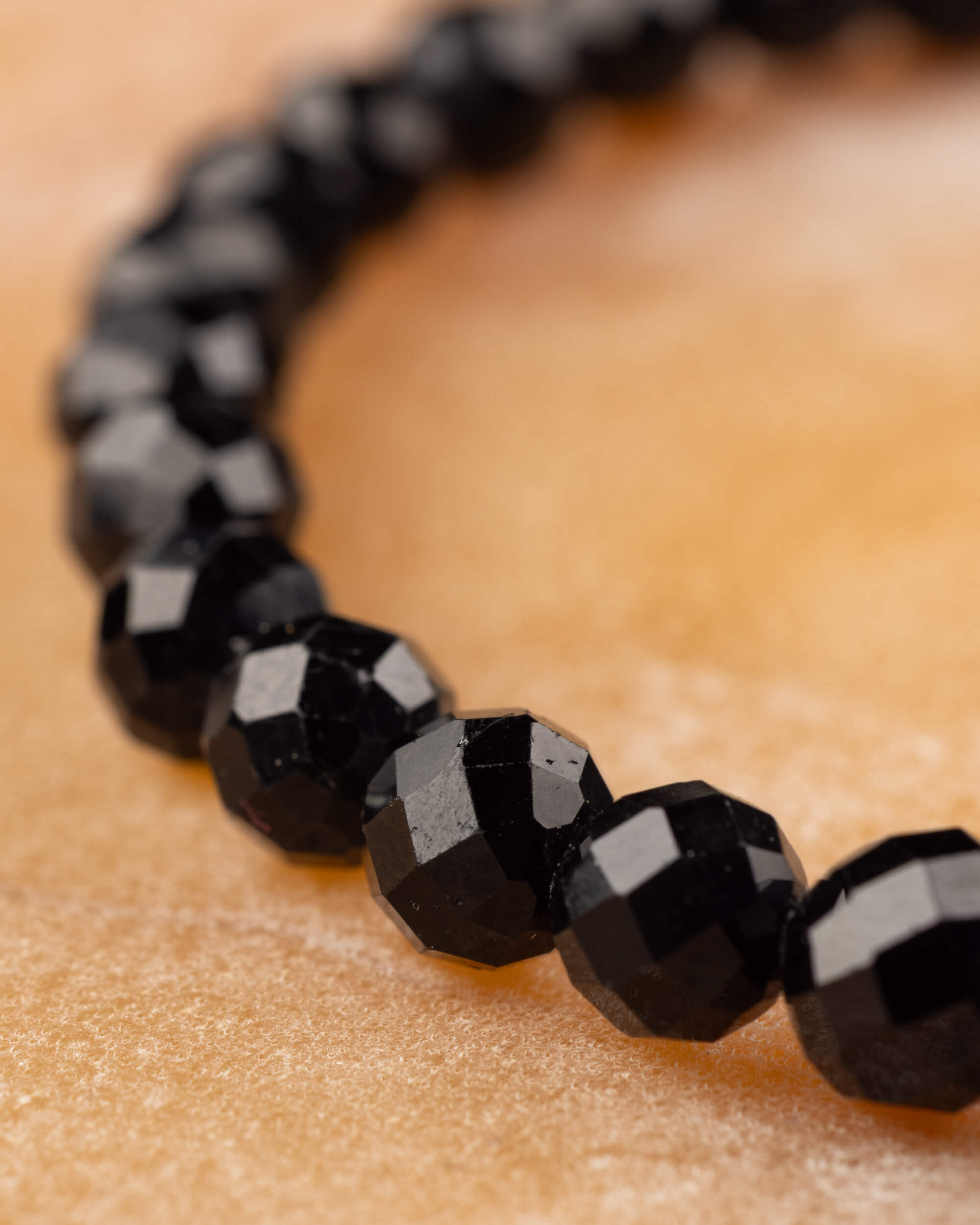Pulsera de Turmalina Negra Facetada 6 mm - Protección Activa