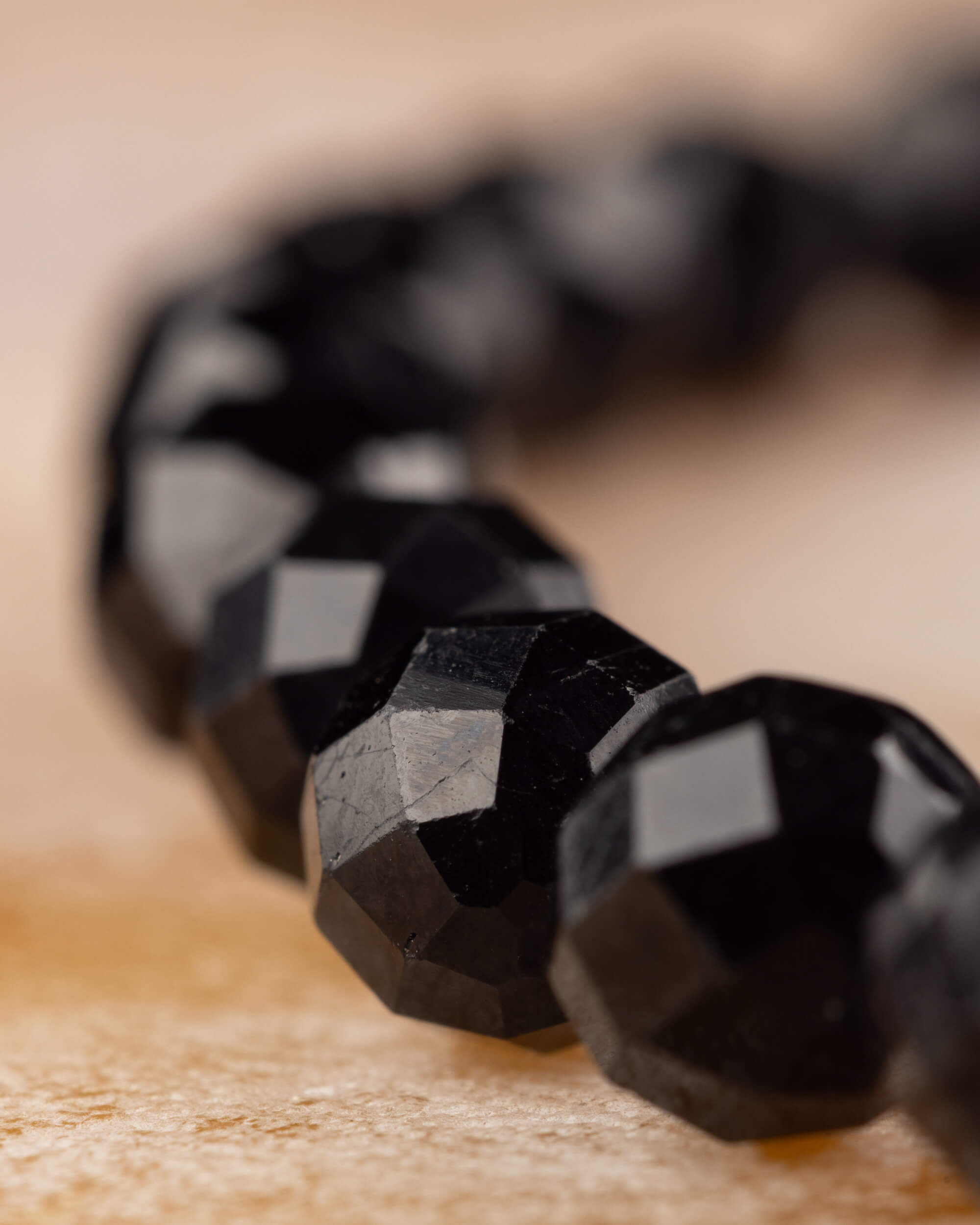 Pulsera de Turmalina Negra (6 mm Facetada)