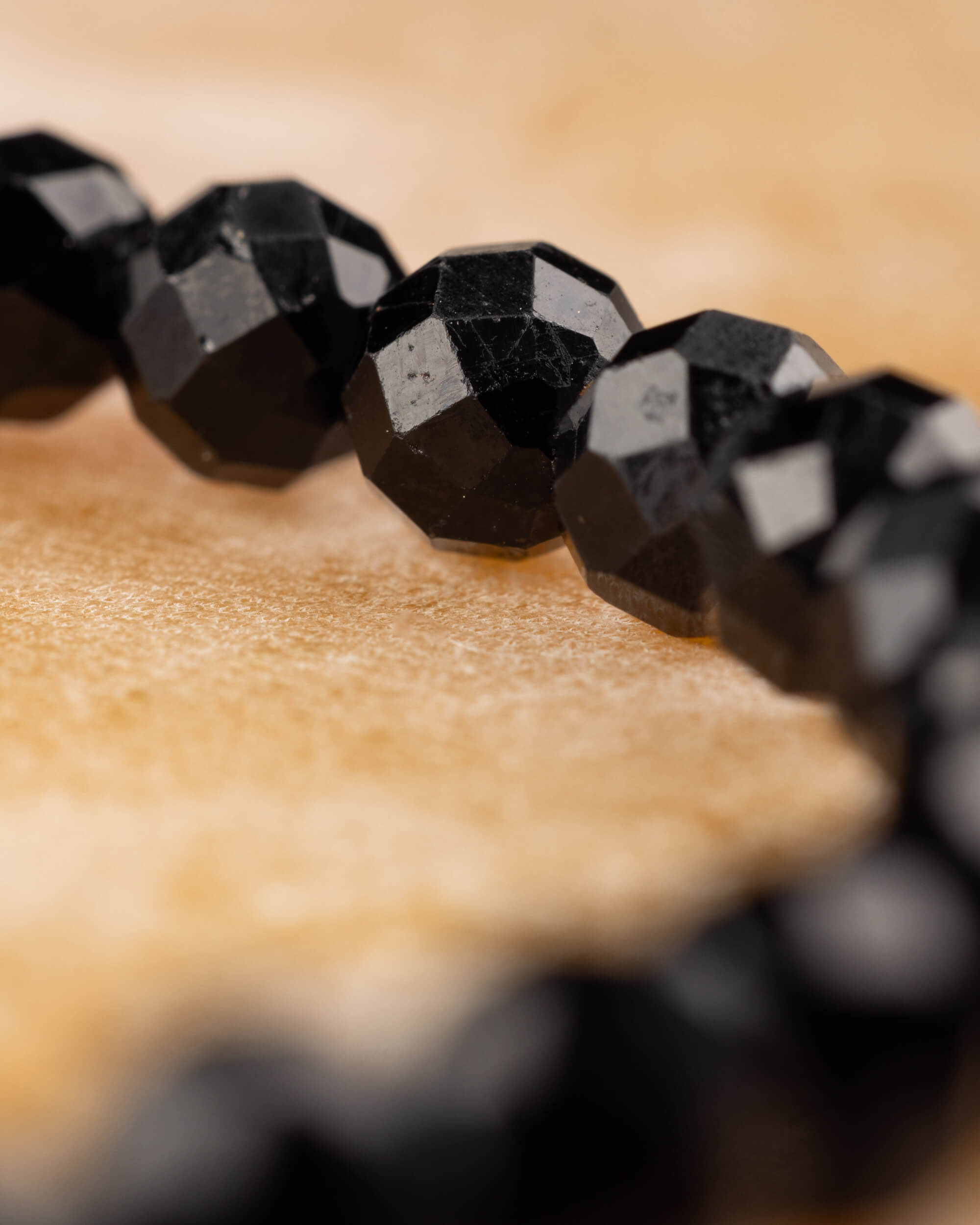 Pulsera de Turmalina Negra Facetada 6 mm - Protección Activa