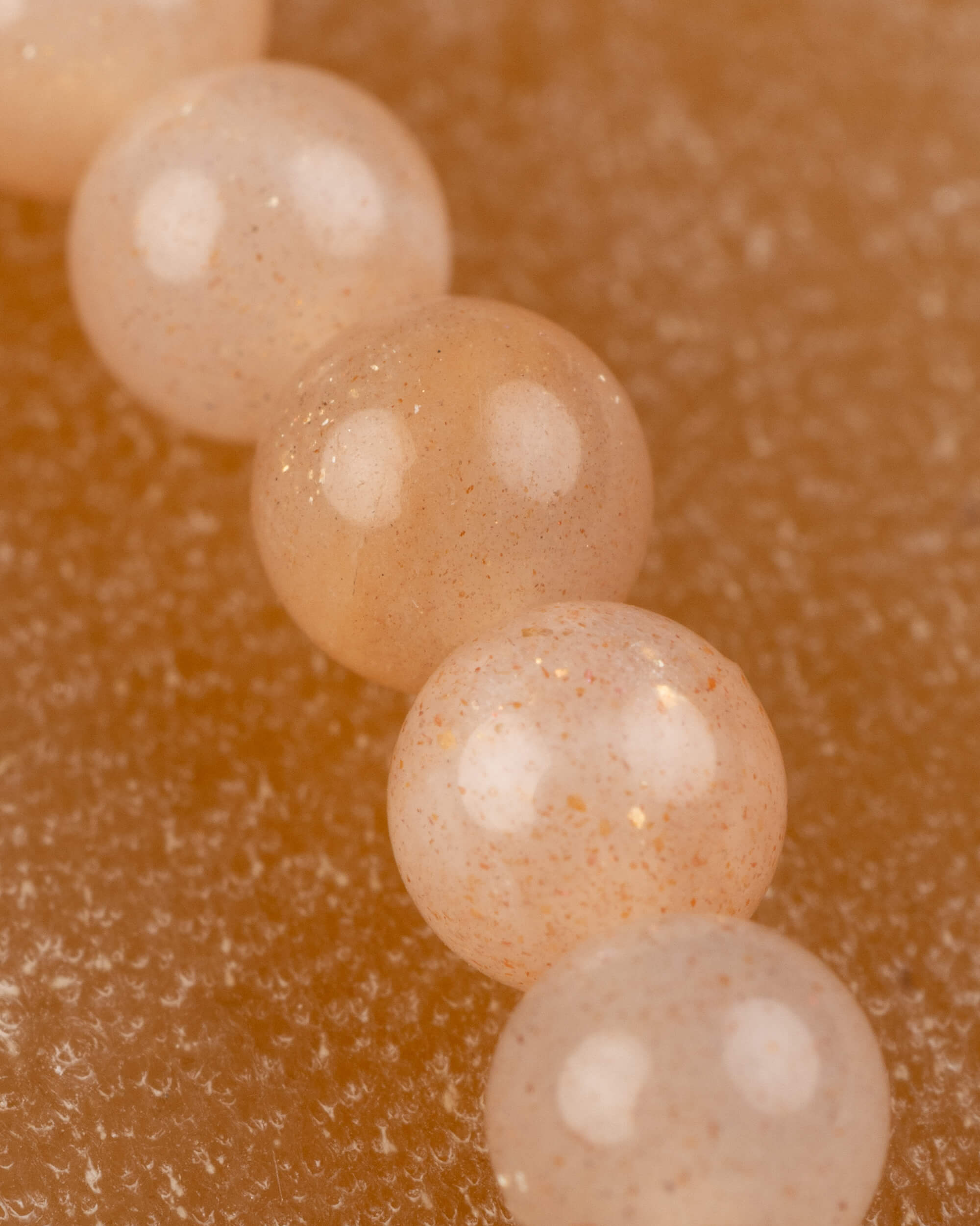 Pulsera de Piedra Sol 4 mm - Alegría y Gozo Sutil