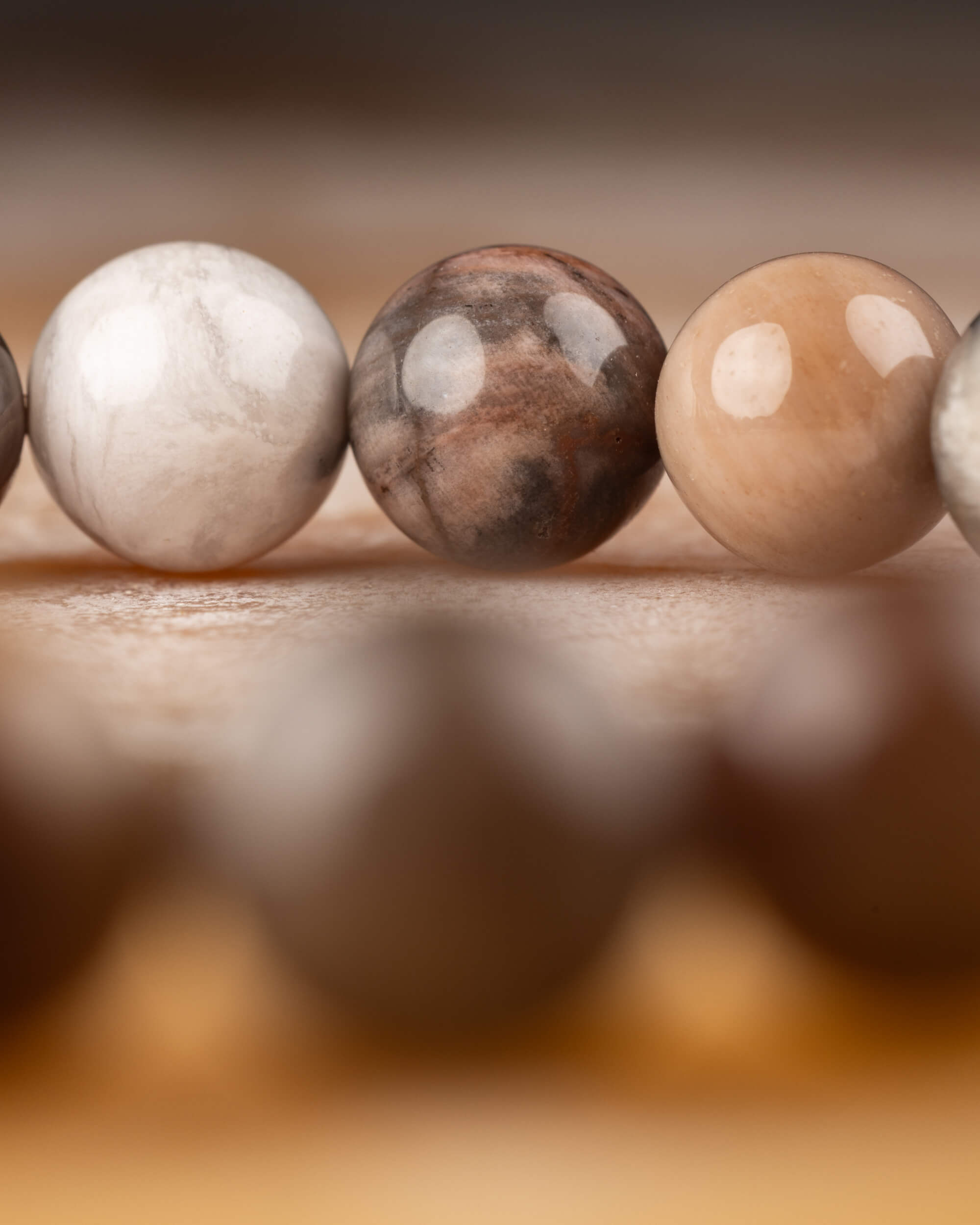 Pulsera de Madera Petrificada 8 mm - Presencia y Raíz Profunda