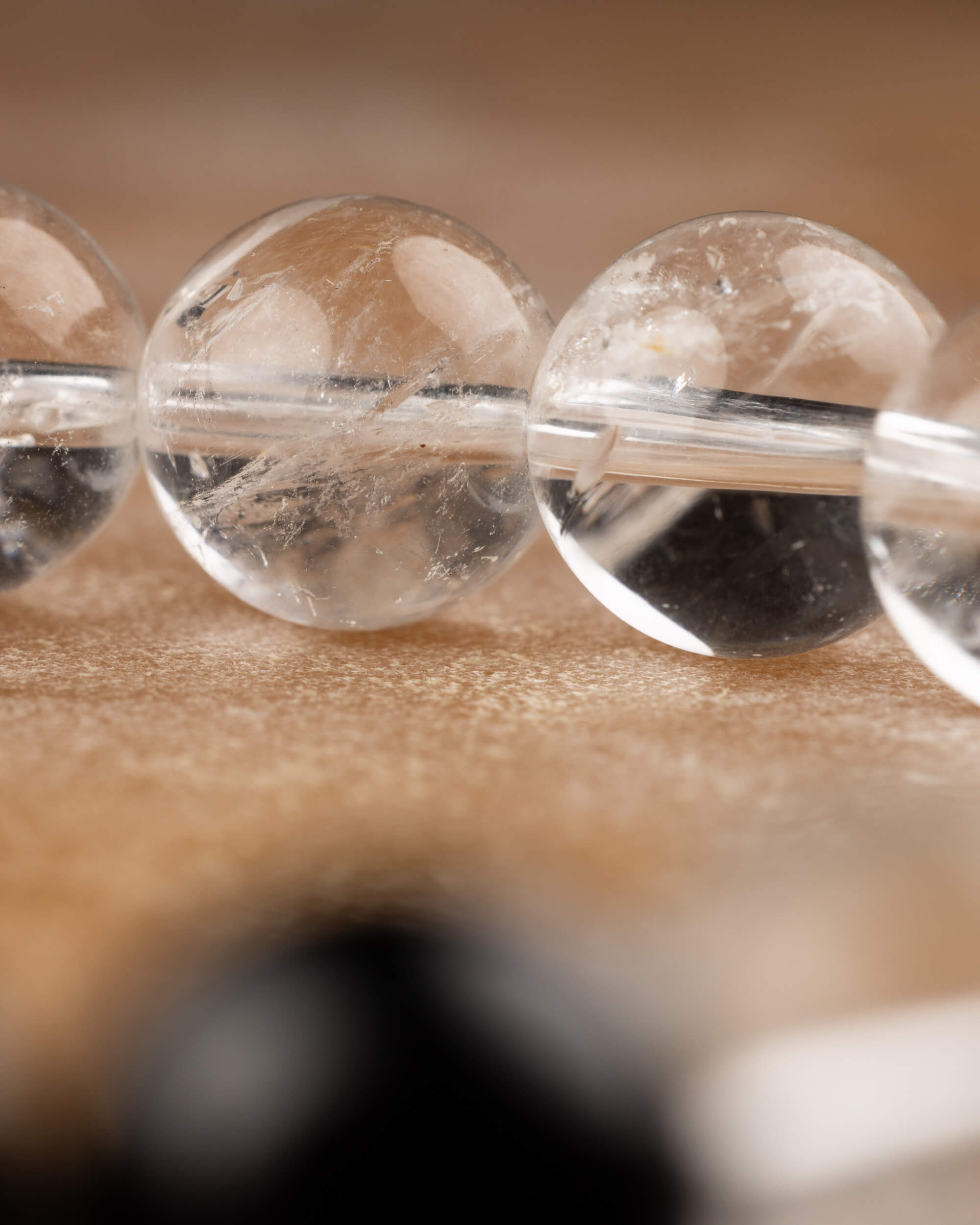 Pulsera de Turmalina Negra y Cuarzo Transparente 10 mm - Eje Anclado y Luz