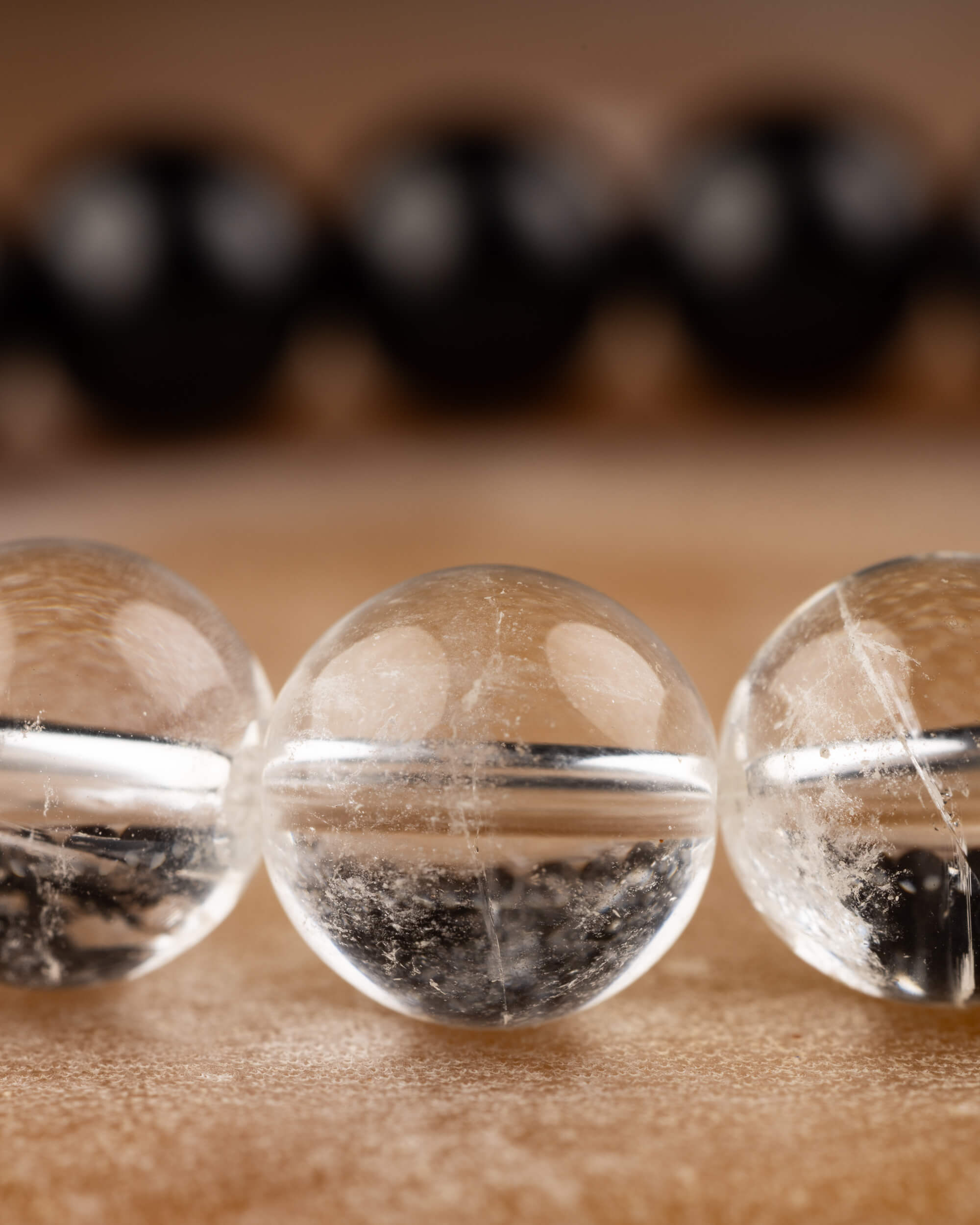 Pulsera de Turmalina Negra y Cuarzo Transparente 10 mm - Eje Anclado y Luz