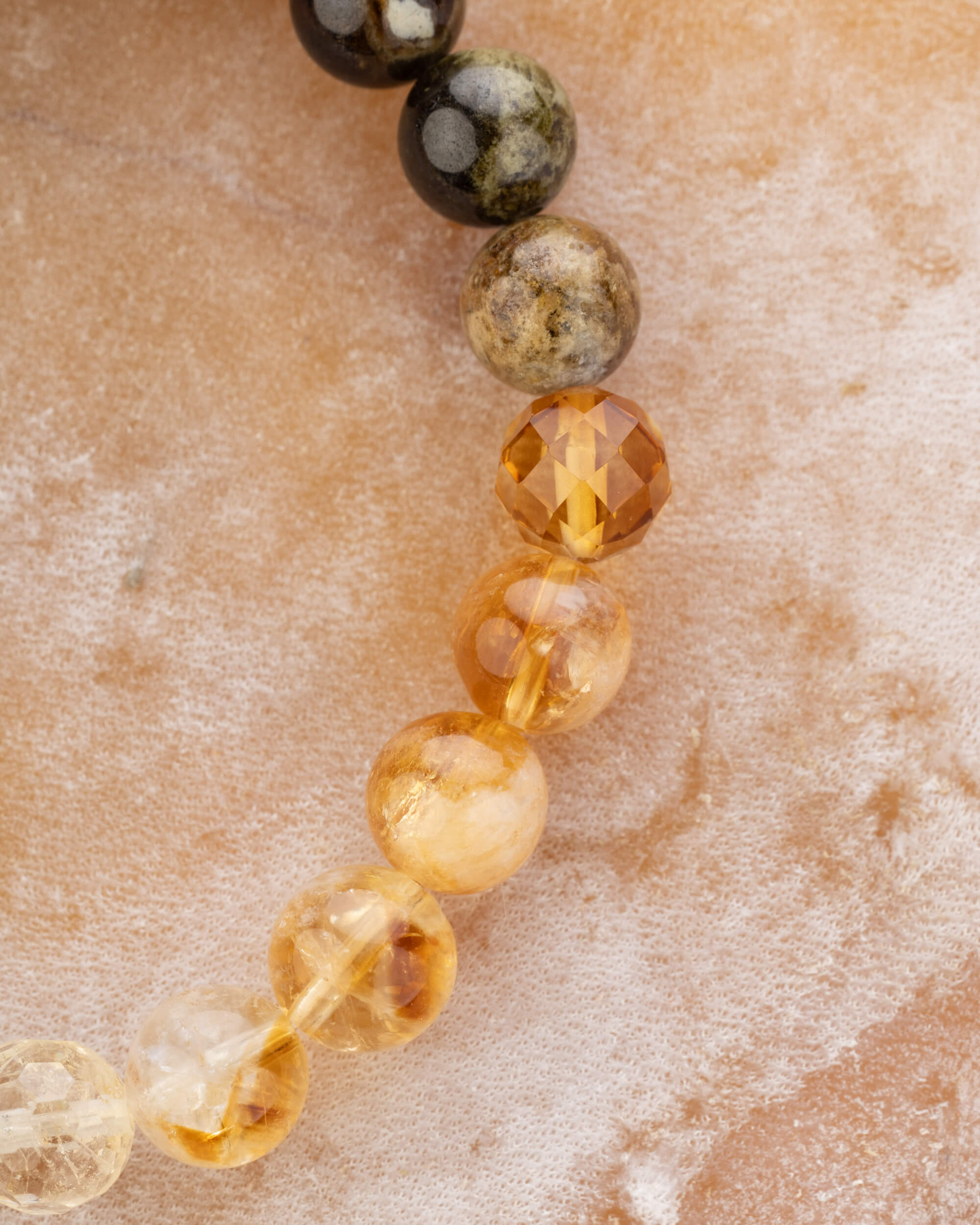 Pulsera Zodiacal Aries ♈ 8 mm - Iniciativa Enraizada y Fuerza