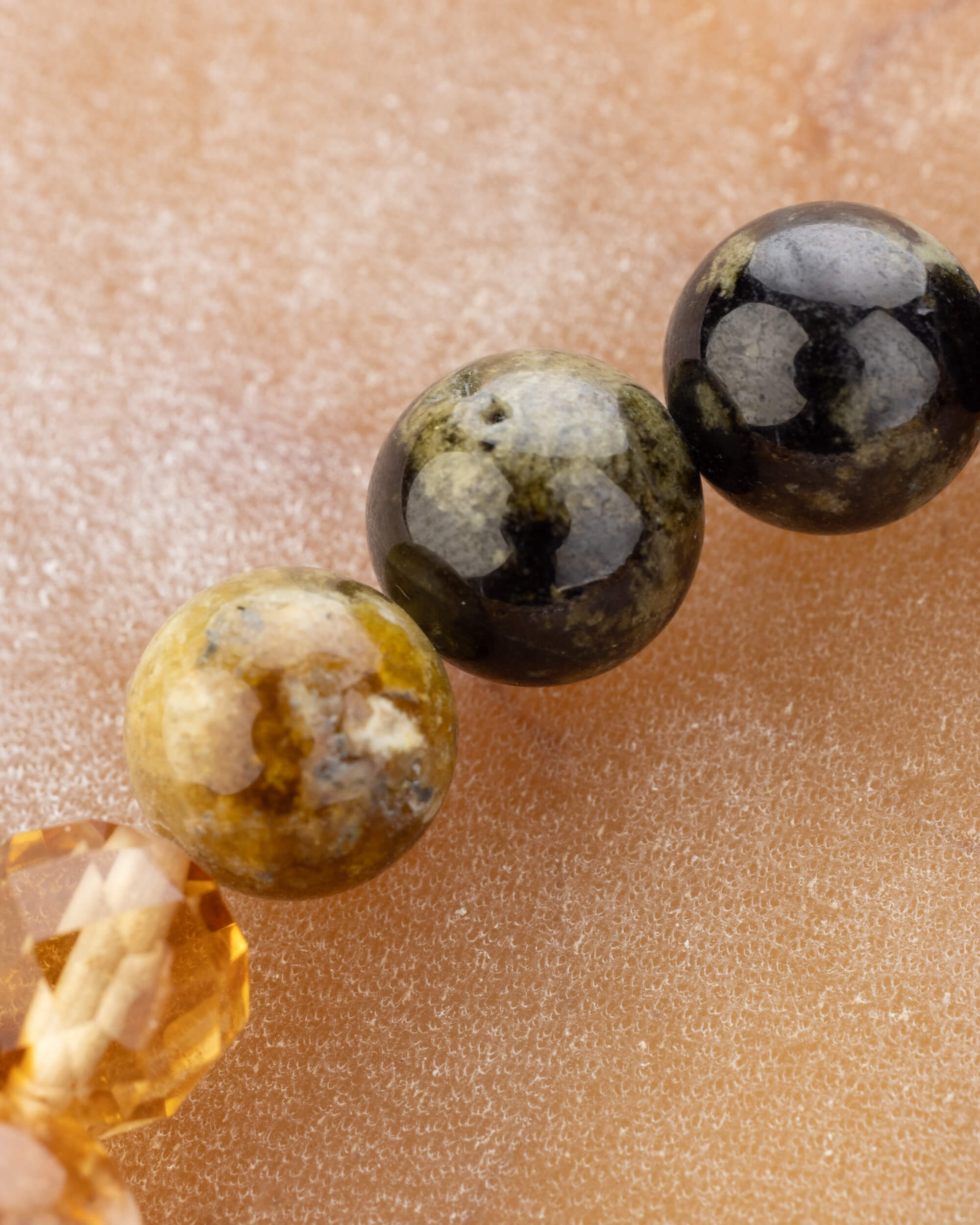 Pulsera Zodiacal Aries ♈ 8 mm - Iniciativa Enraizada y Fuerza