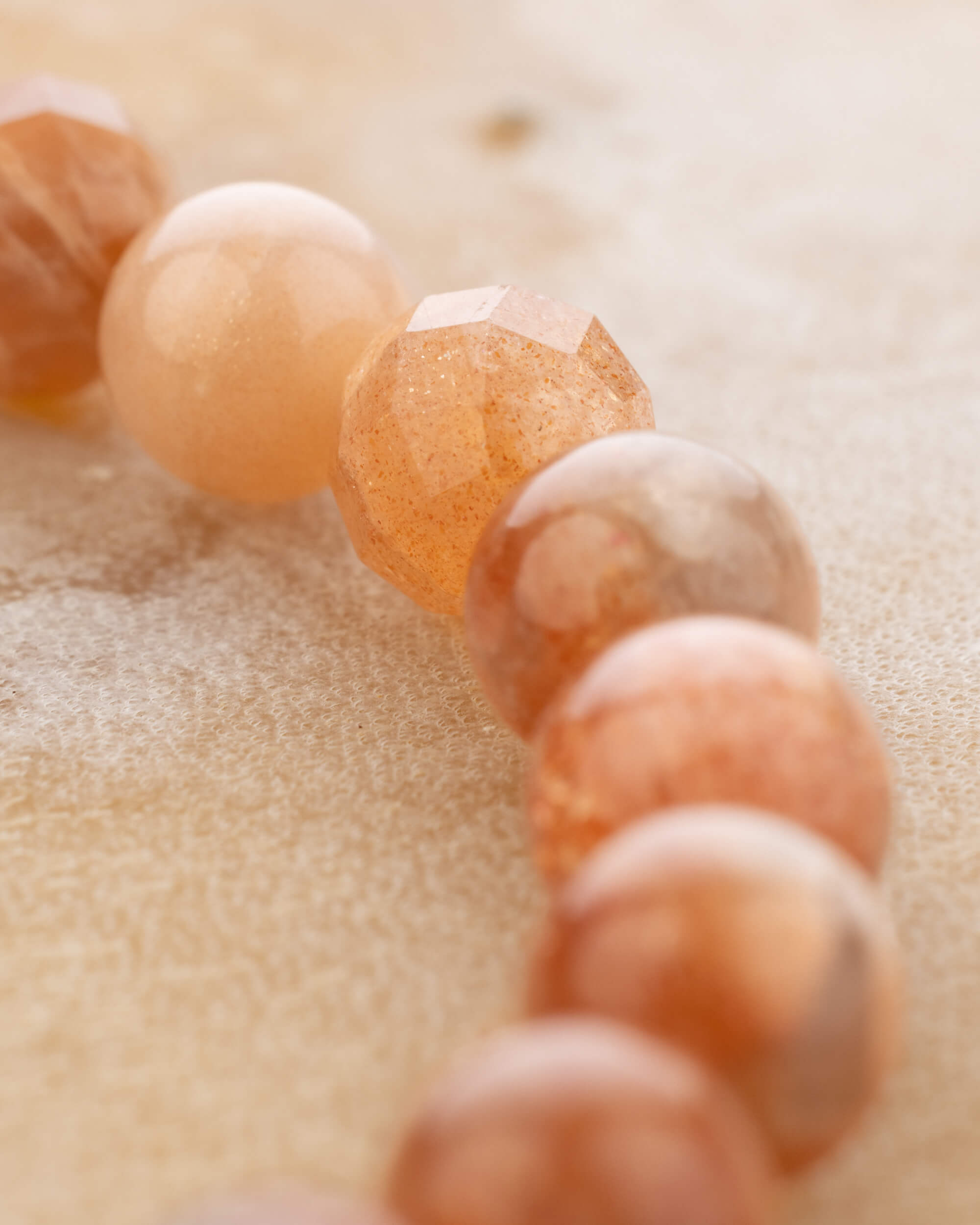 Pulsera Zodiacal Leo ♌ 8 mm - Brillo y Poder Personal