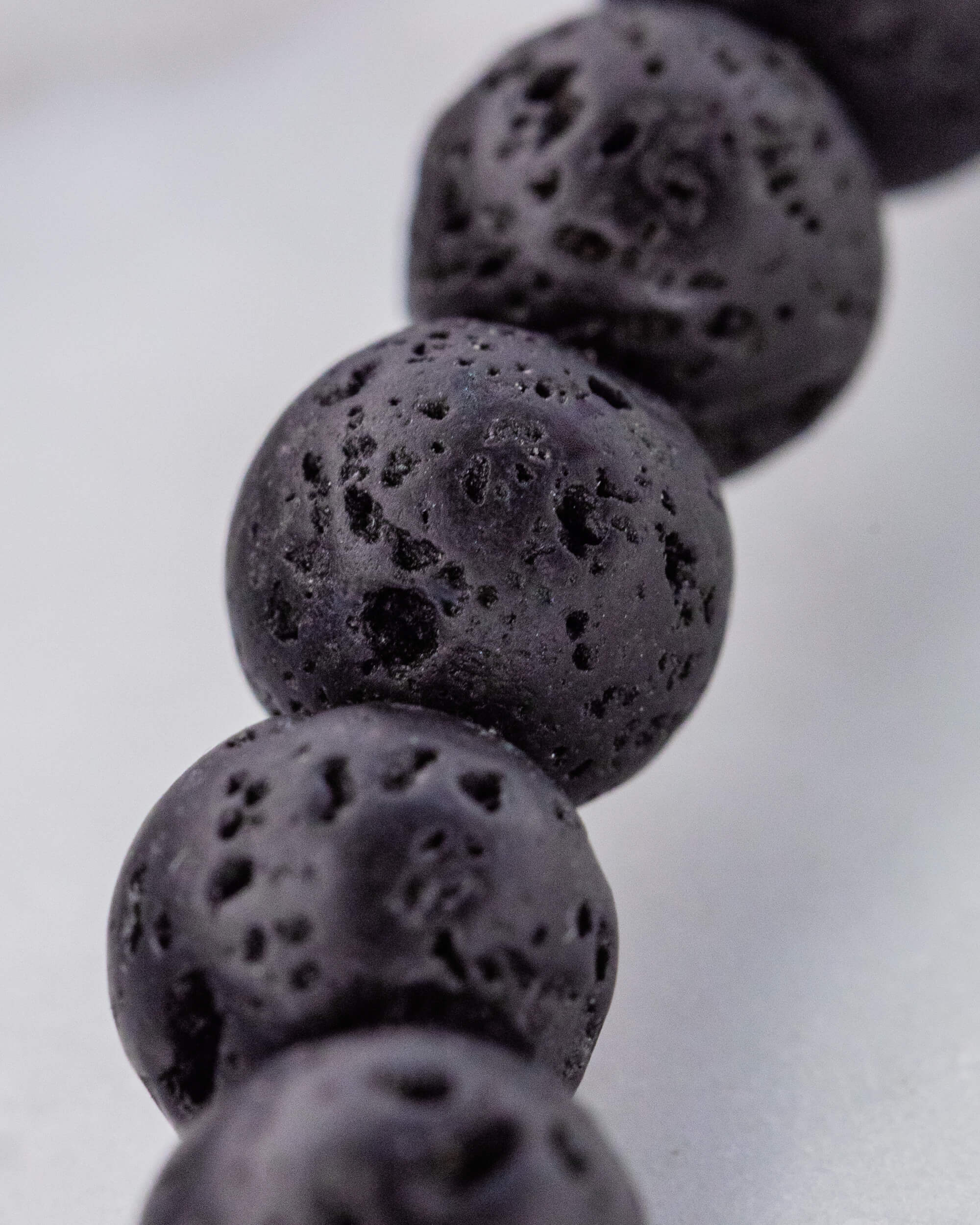 Codificador de Mano Piedra Volcánica 34 cm - Raíz y Fuego (Agesta)