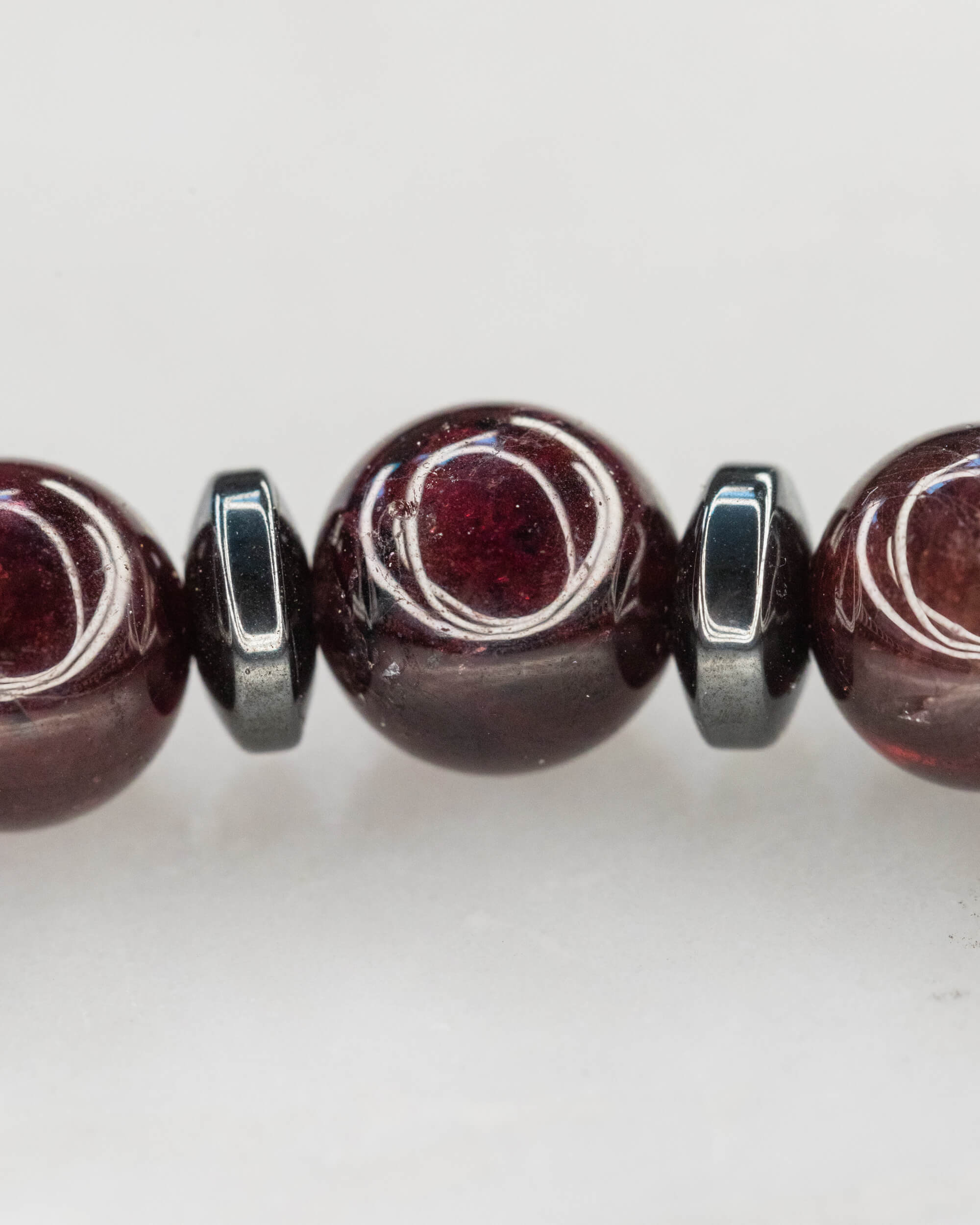 Codificador de Mano Granate Rojo 33 cm - Fuerza y Raíz Profunda (Agesta)