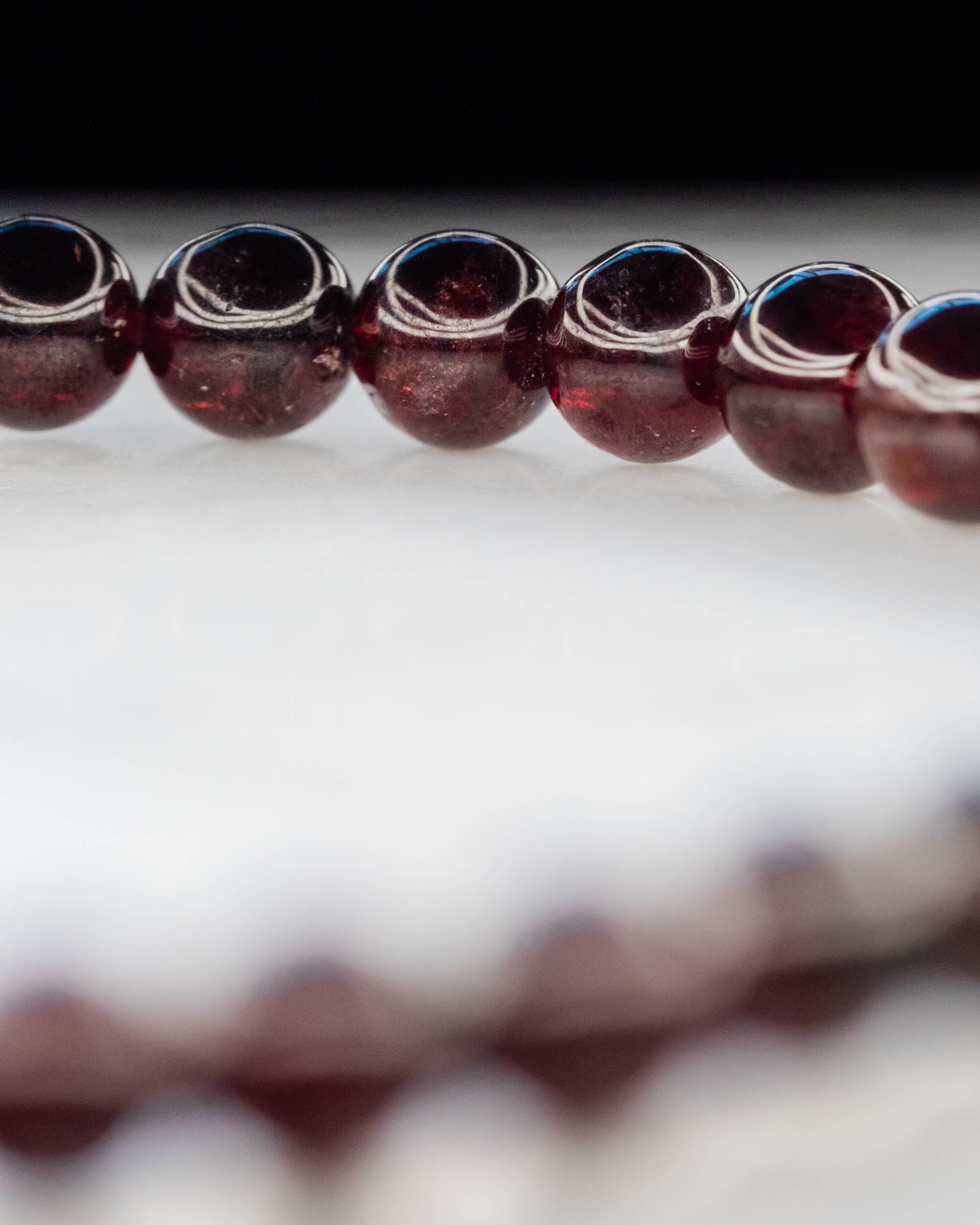 Codificador de Mano Granate Rojo 33 cm - Fuerza y Raíz Profunda (Agesta)