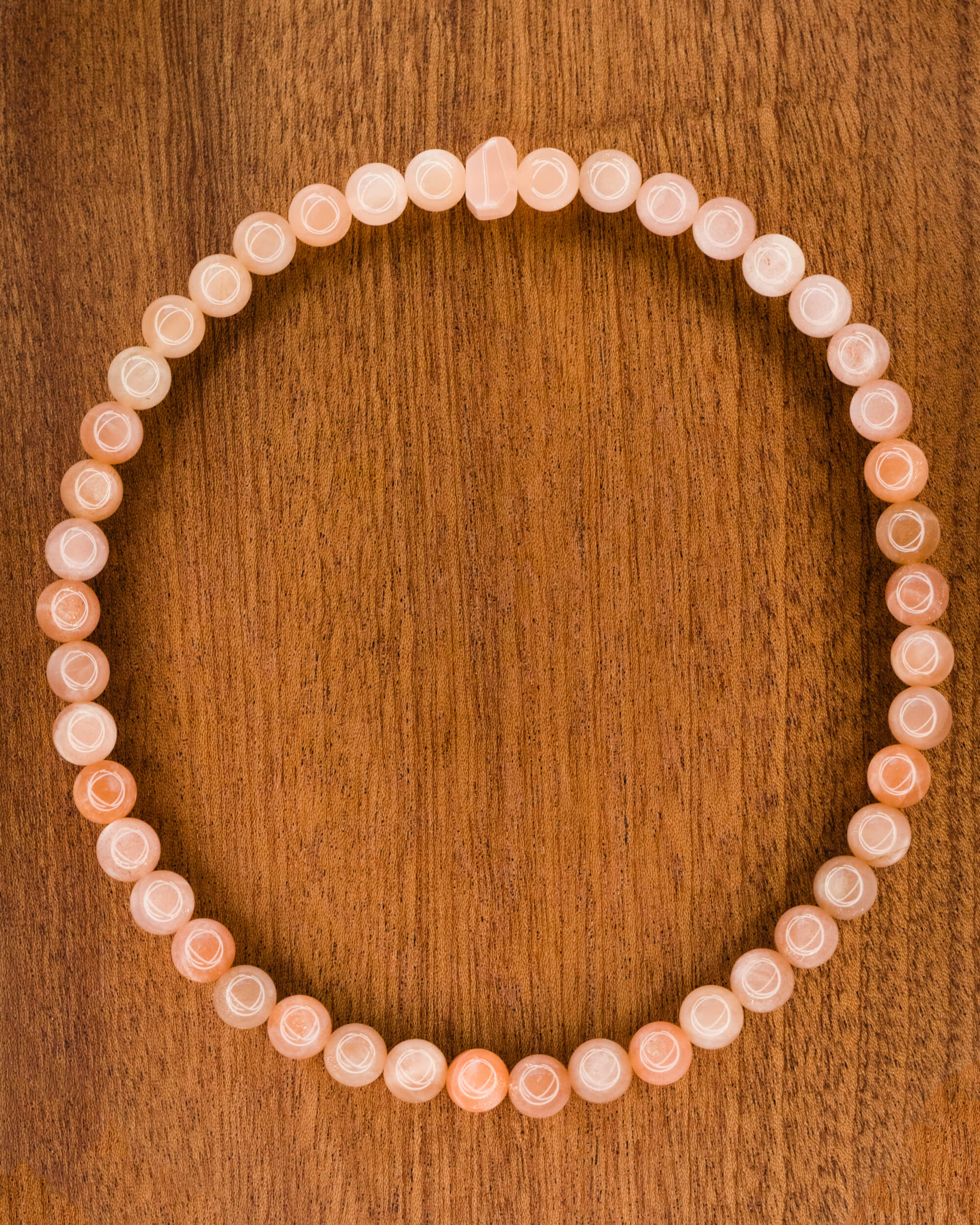 Codificador de Mano de Piedra Sol 32 cm - Gozo y Expresión (Agesta)