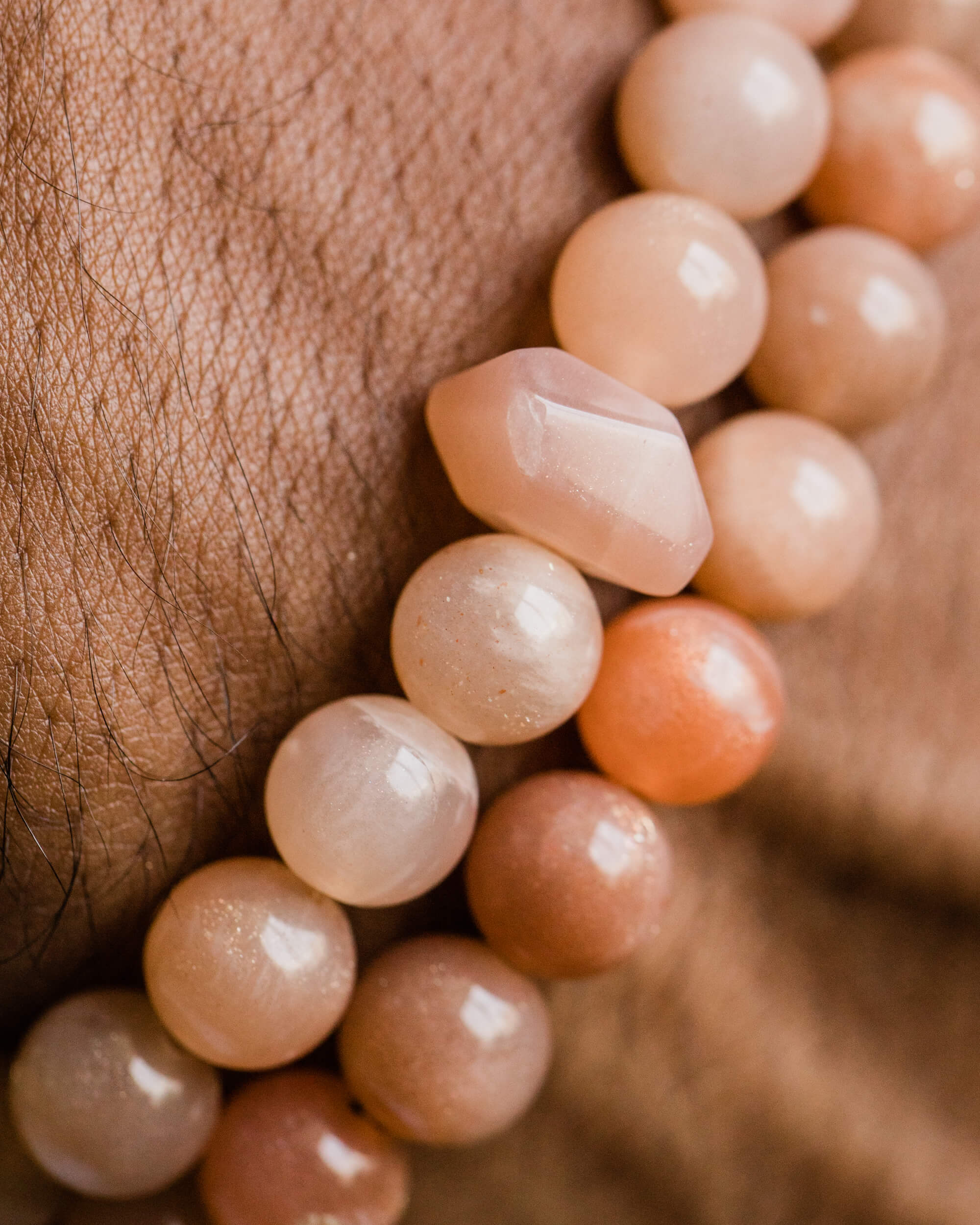 Codificador de Mano de Piedra Sol 32 cm - Gozo y Expresión (Agesta)