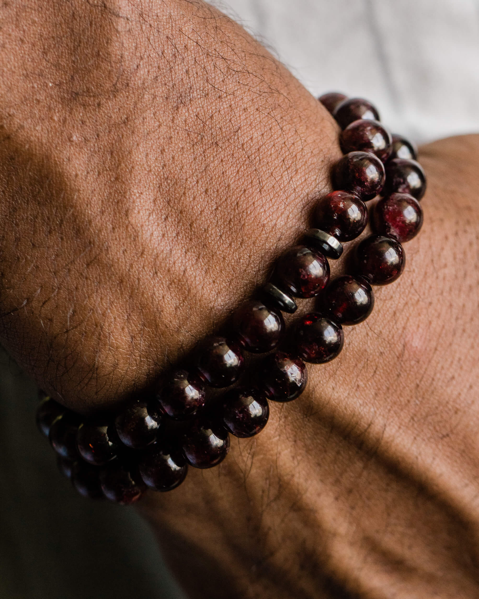 Codificador de Mano Granate Rojo 33 cm - Fuerza y Raíz Profunda (Agesta)