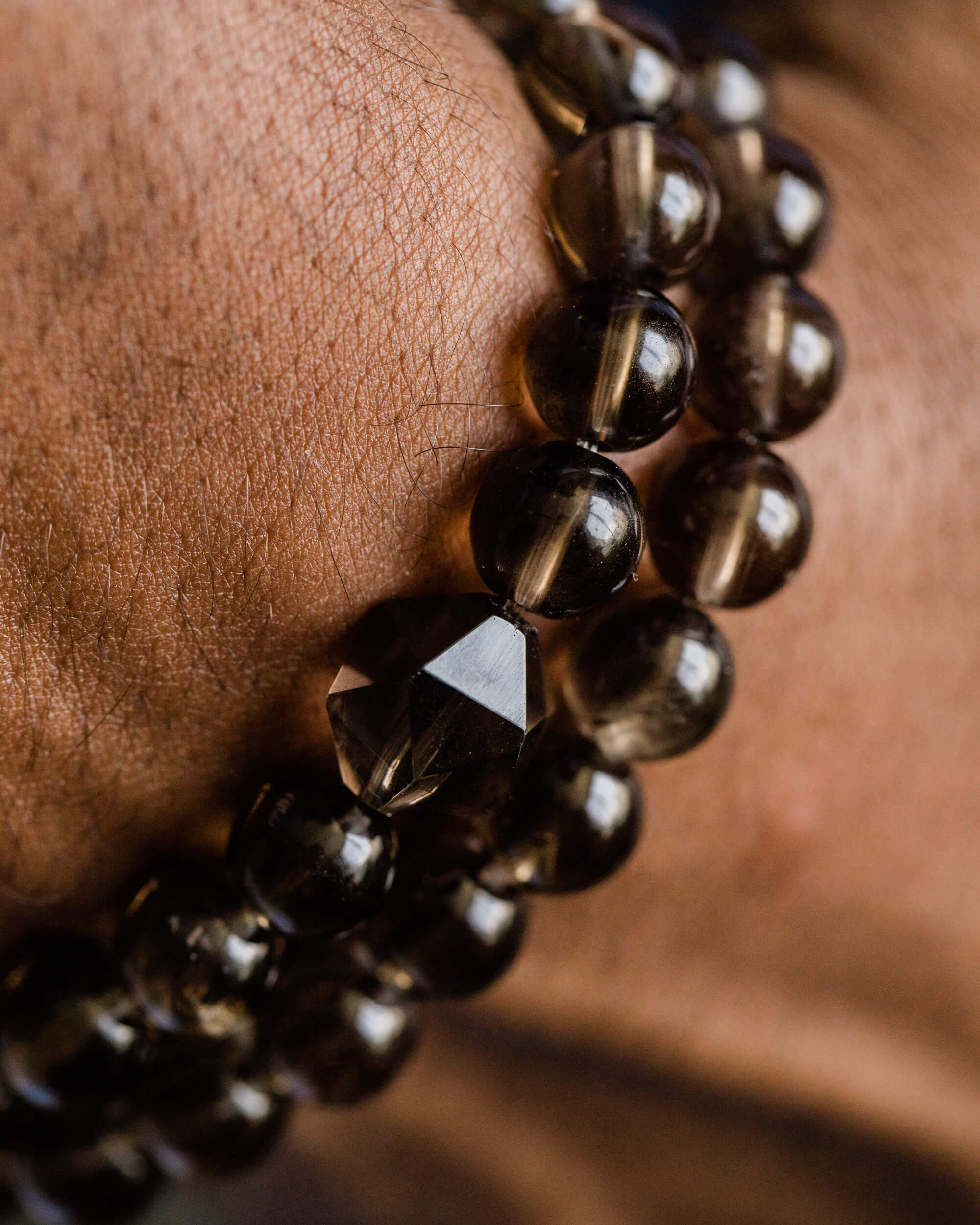 Codificador de Mano Cuarzo Ahumado 33 cm - Anclaje y Base Sólida (Agesta)