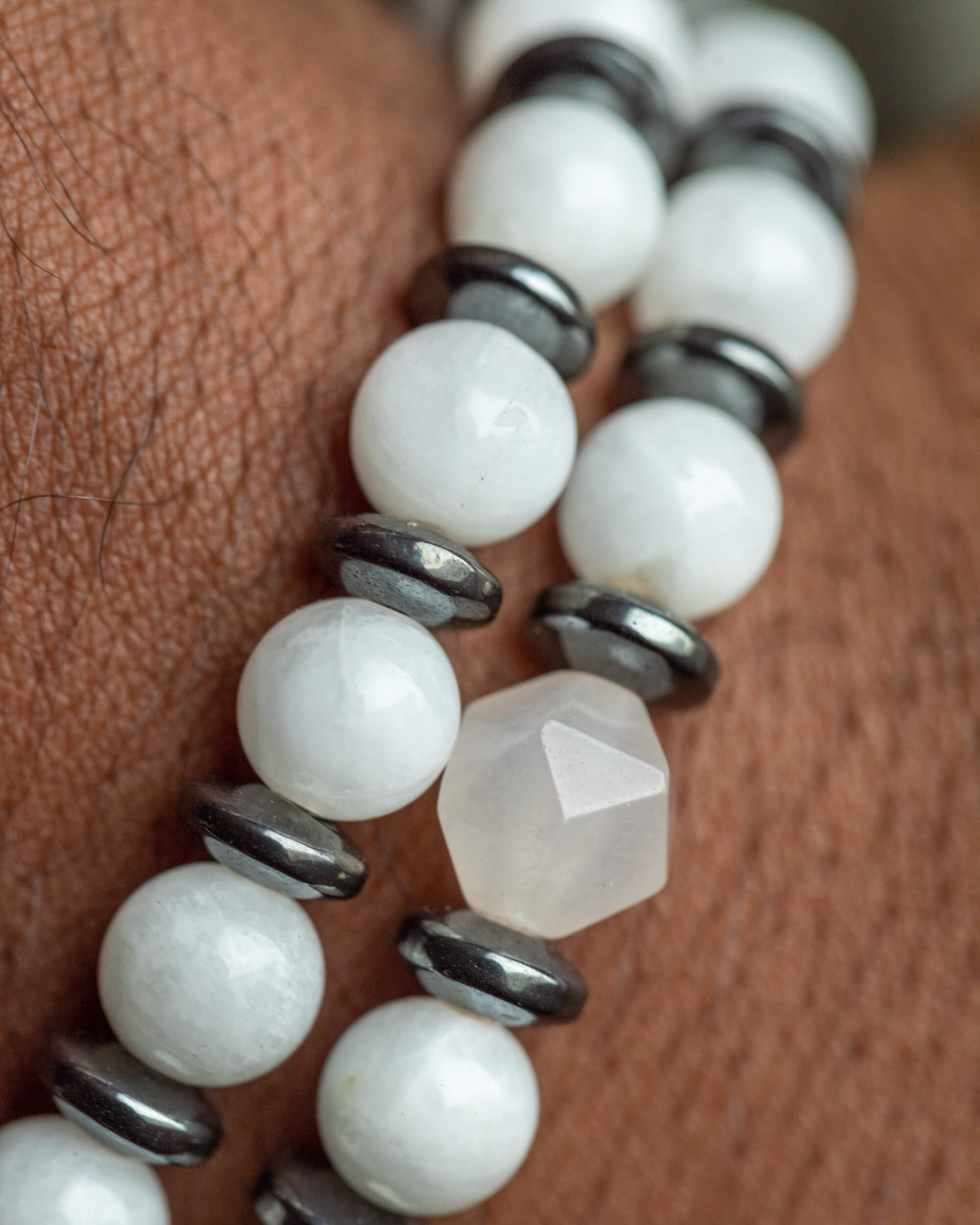 Codificador Collar Piedra Luna y Hematita 35/38 cm - Ritmo Anclado (Agesta)