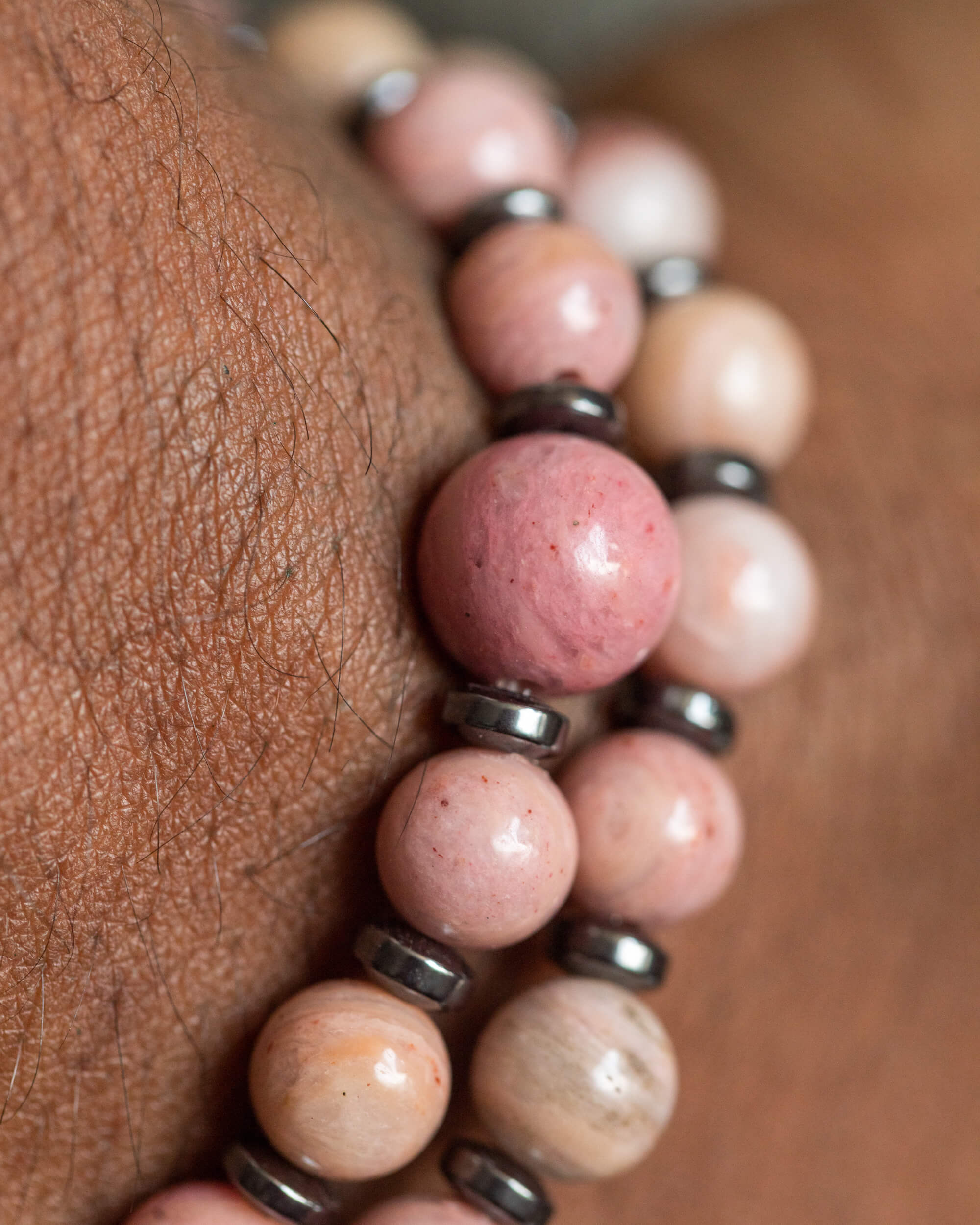 Codificador Collar Rodonita Rosa y Hematita 35 cm - Amor Firme y Enraizamiento (Agesta)