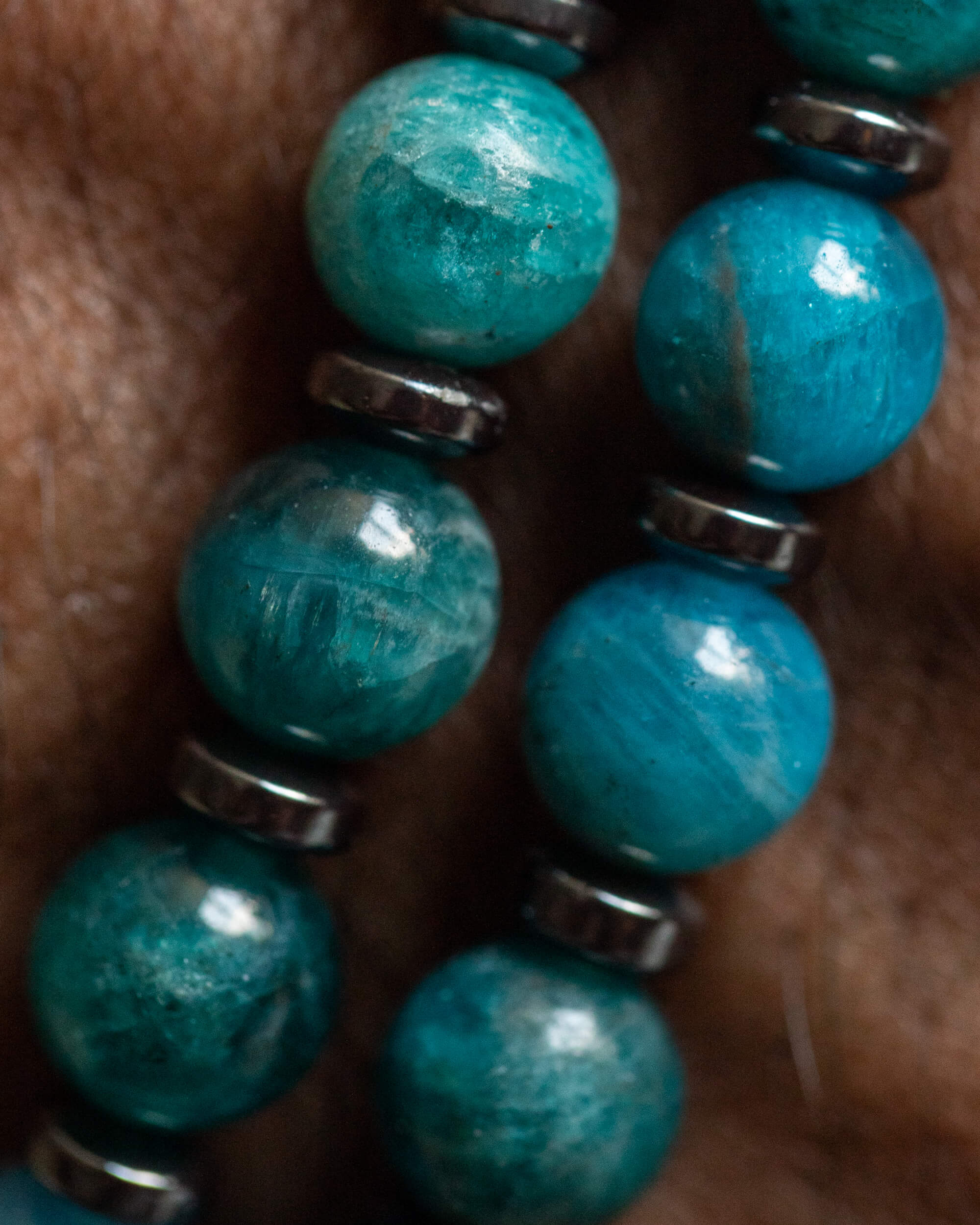 Codificador de Apatita Azul y Hematita (34 y 38 cm)