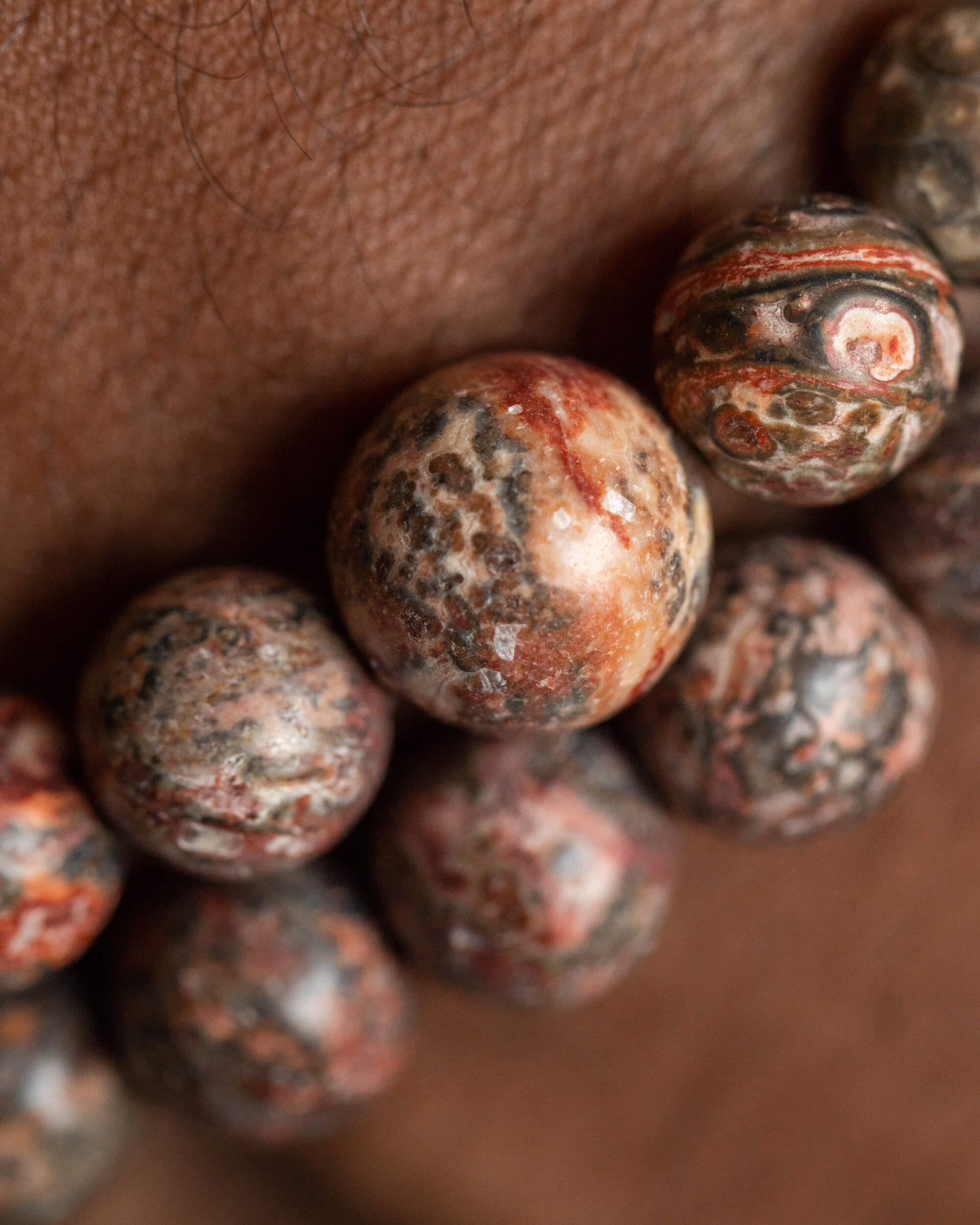 Codificador de Mano Jaspe Piel de Leopardo 34 cm - Instinto y Presencia (Agesta)