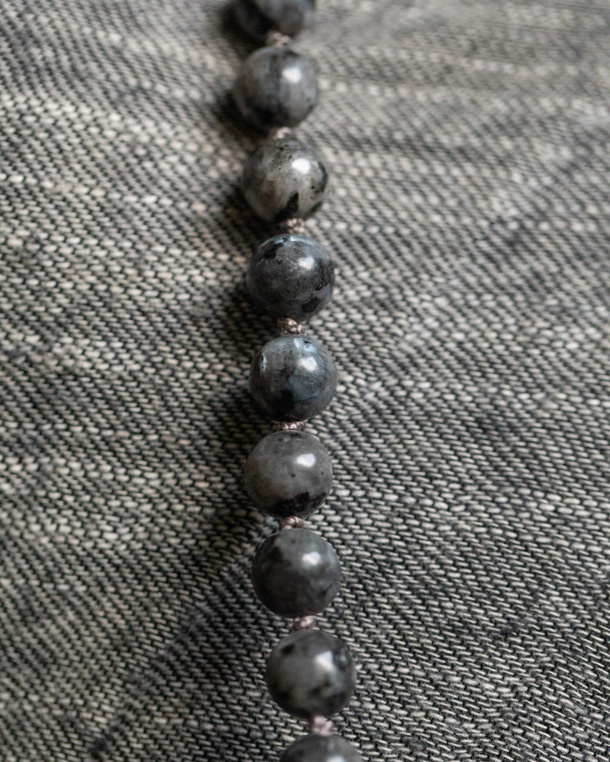 Japa Mala de Larvikita y Ágata🛡️💡🧠 (8 mm) Protección, Claridad y Equilibrio