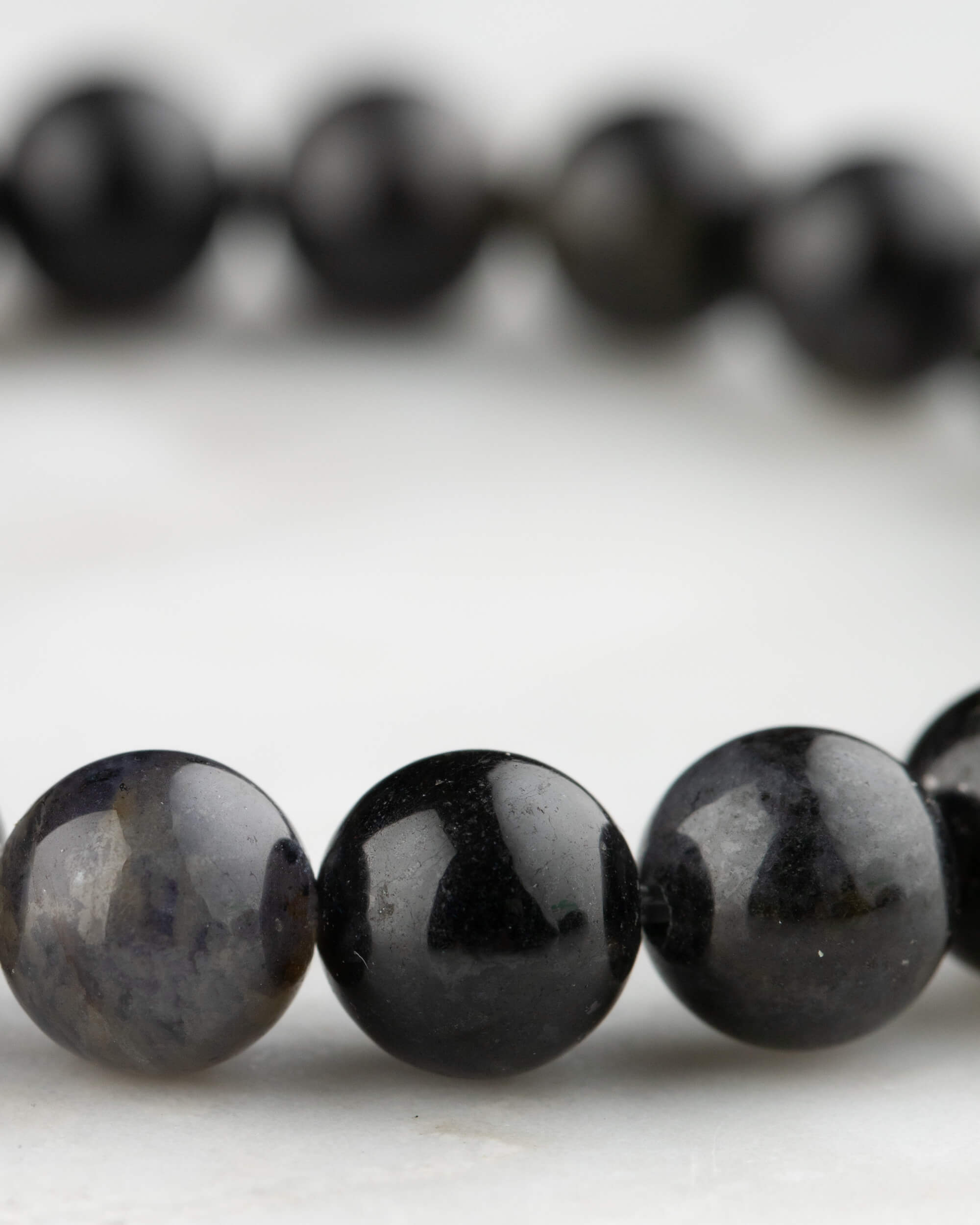 Pulsera de Iolita (8 mm)