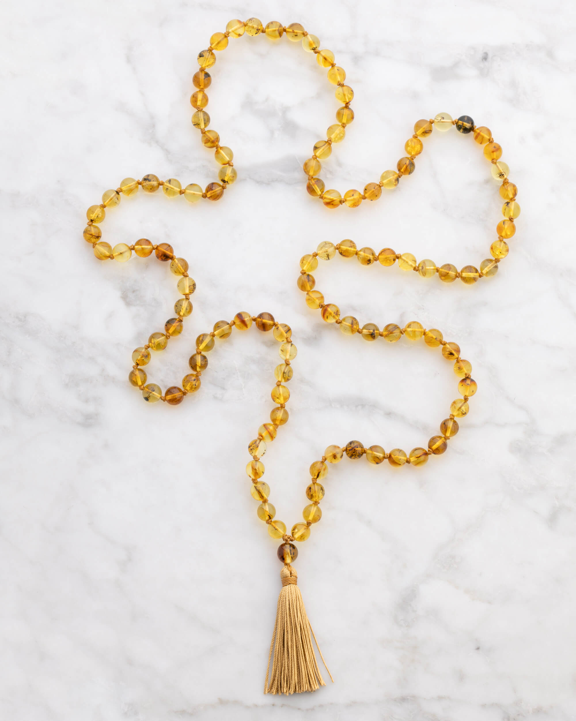 Japa Mala de Ámbar con Insectos (Pieza Única)