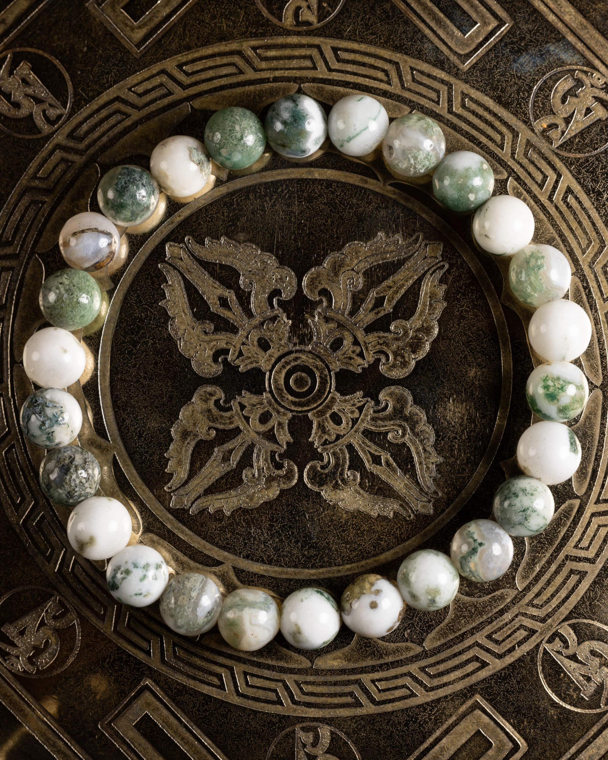 Pulsera de Ágata Arbol de 8 mm, pieza completa en círculo sobre soporte grabado
