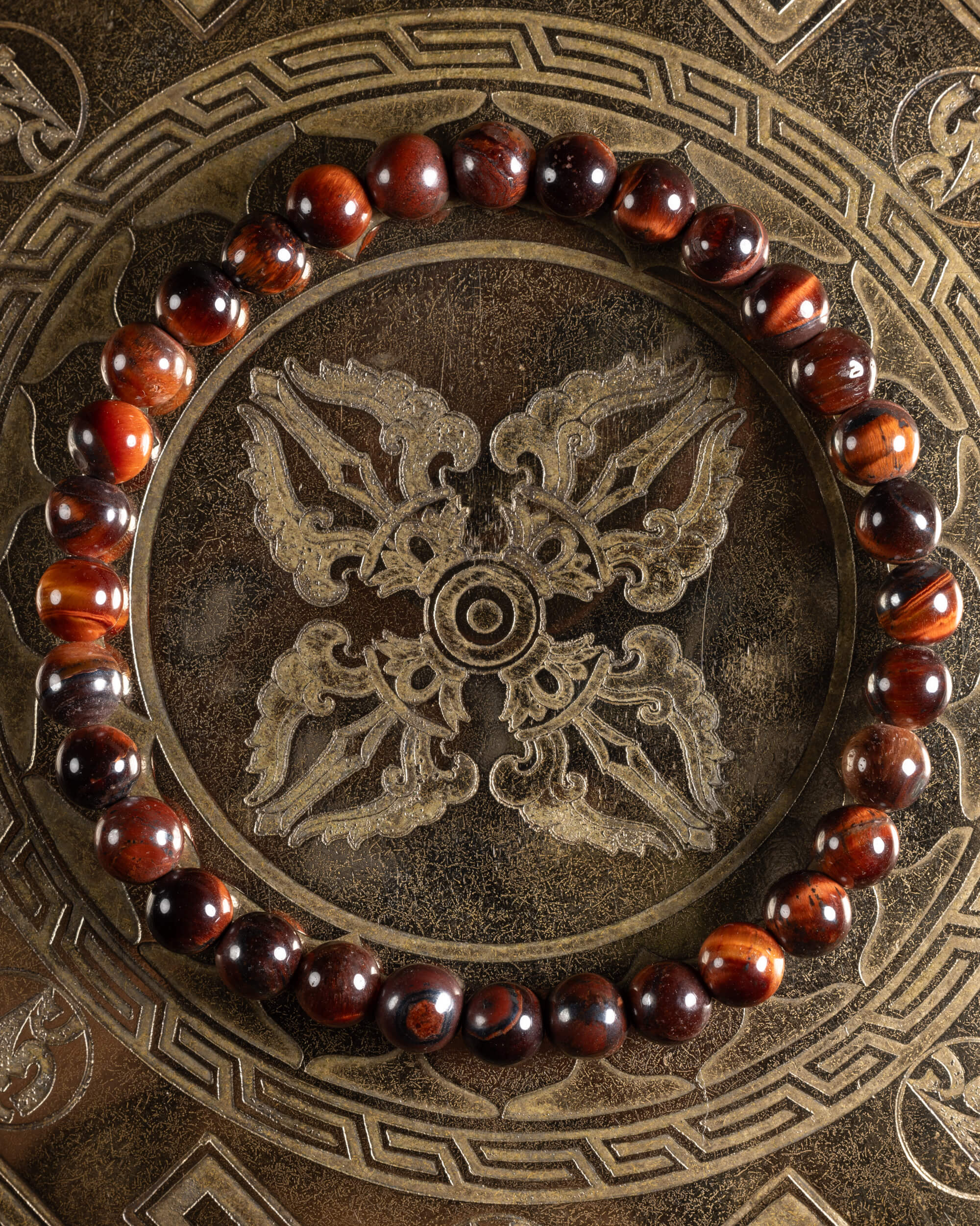 Pulsera de Ojo de Tigre Rojo de 6 mm, pieza completa sobre disco grabado