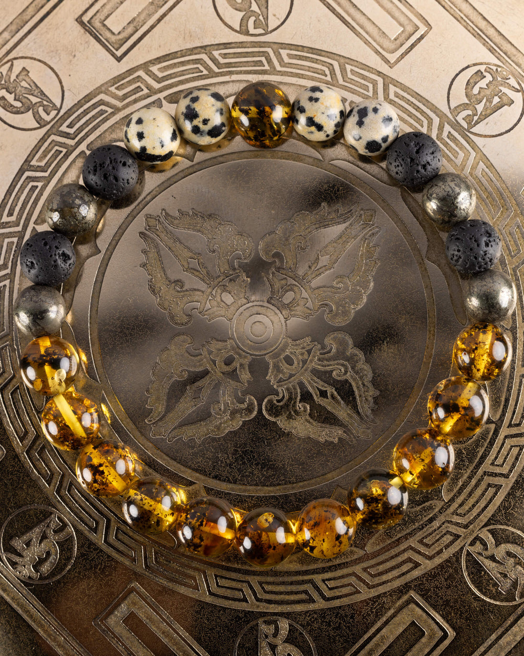 Pulsera Malakbel de 8 mm en Jaspe Dálmata, Piedra Volcánica, Pirita y Ámbar, pieza completa