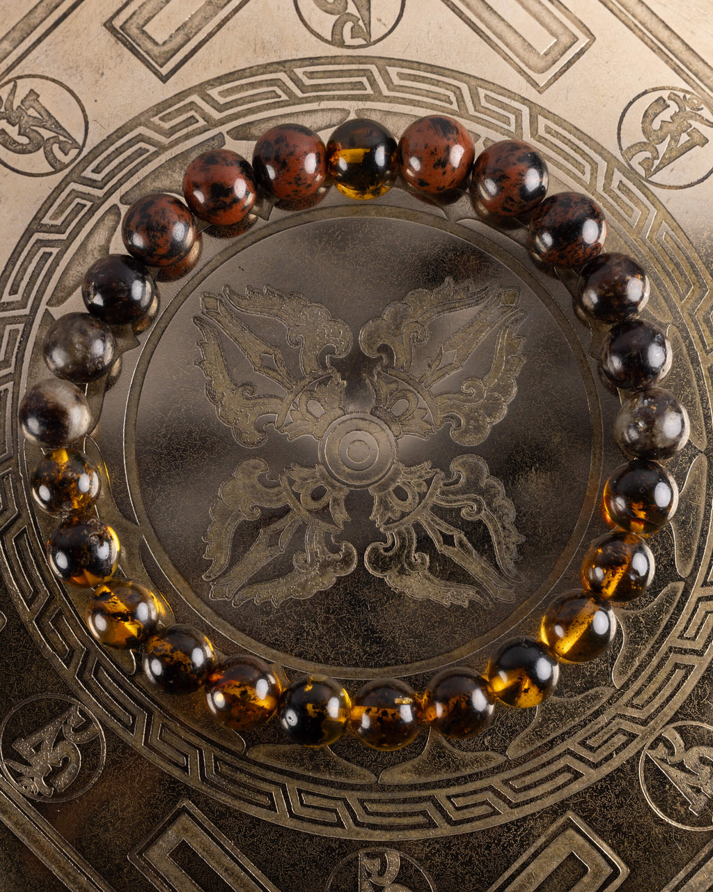 Pulsera Kinich Ahau de 8 mm con Ámbar, Obsidiana Caoba y Flogopita, pieza completa