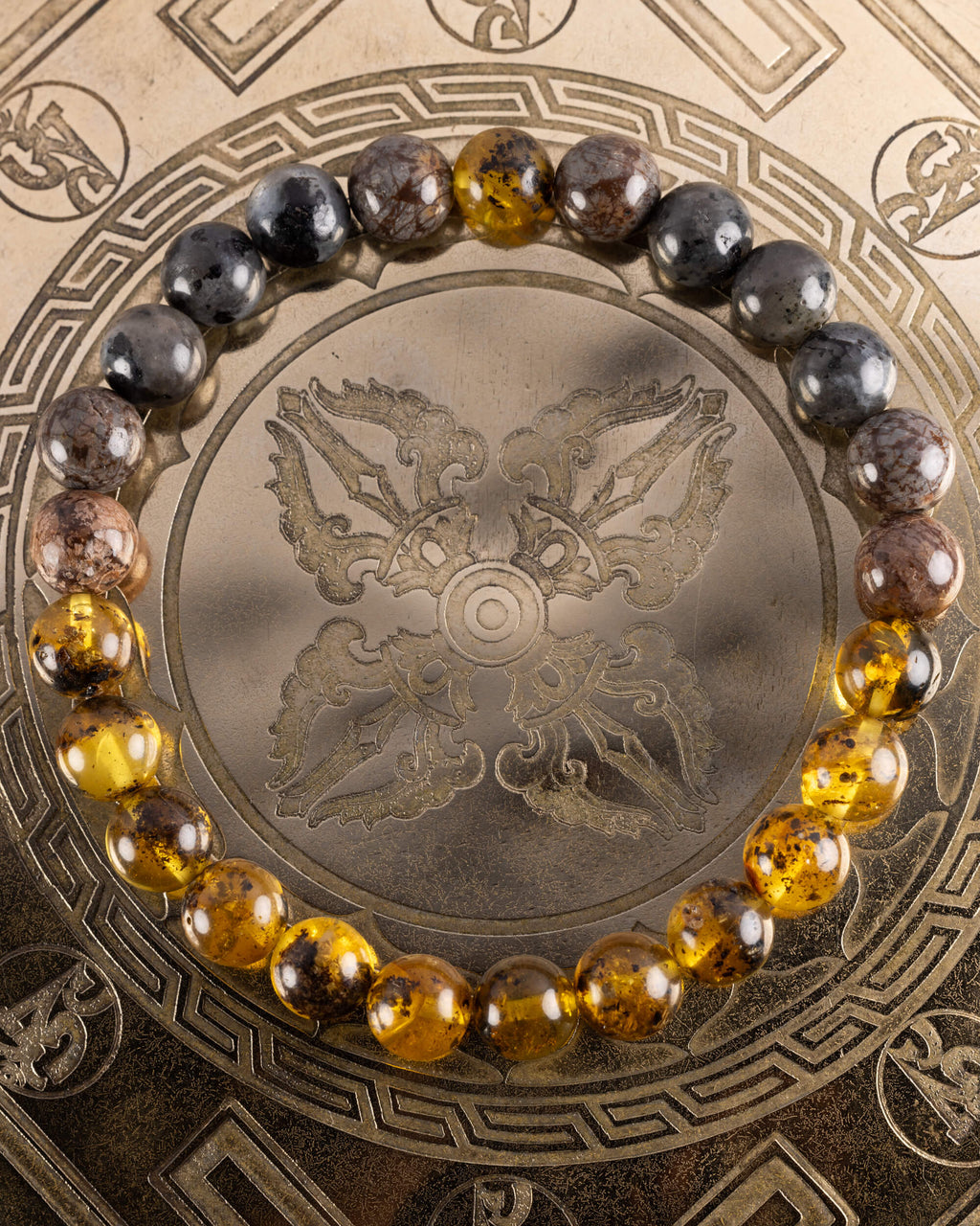 Pulsera Yhi de 8 mm con Ámbar, Obsidiana Copo de Nieve y Larvikita, pieza completa