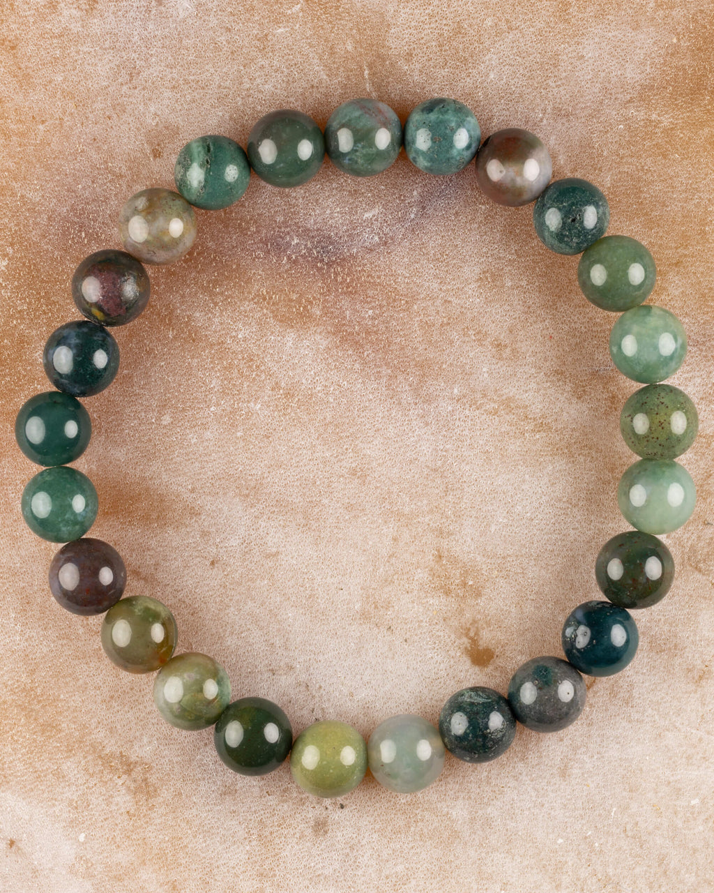 Pulsera de Ágata Musgosa de 8 mm, pieza completa en círculo sobre superficie clara