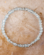 Pulsera de Topacio Azul de 4 mm facetada, pieza completa sobre superficie clara